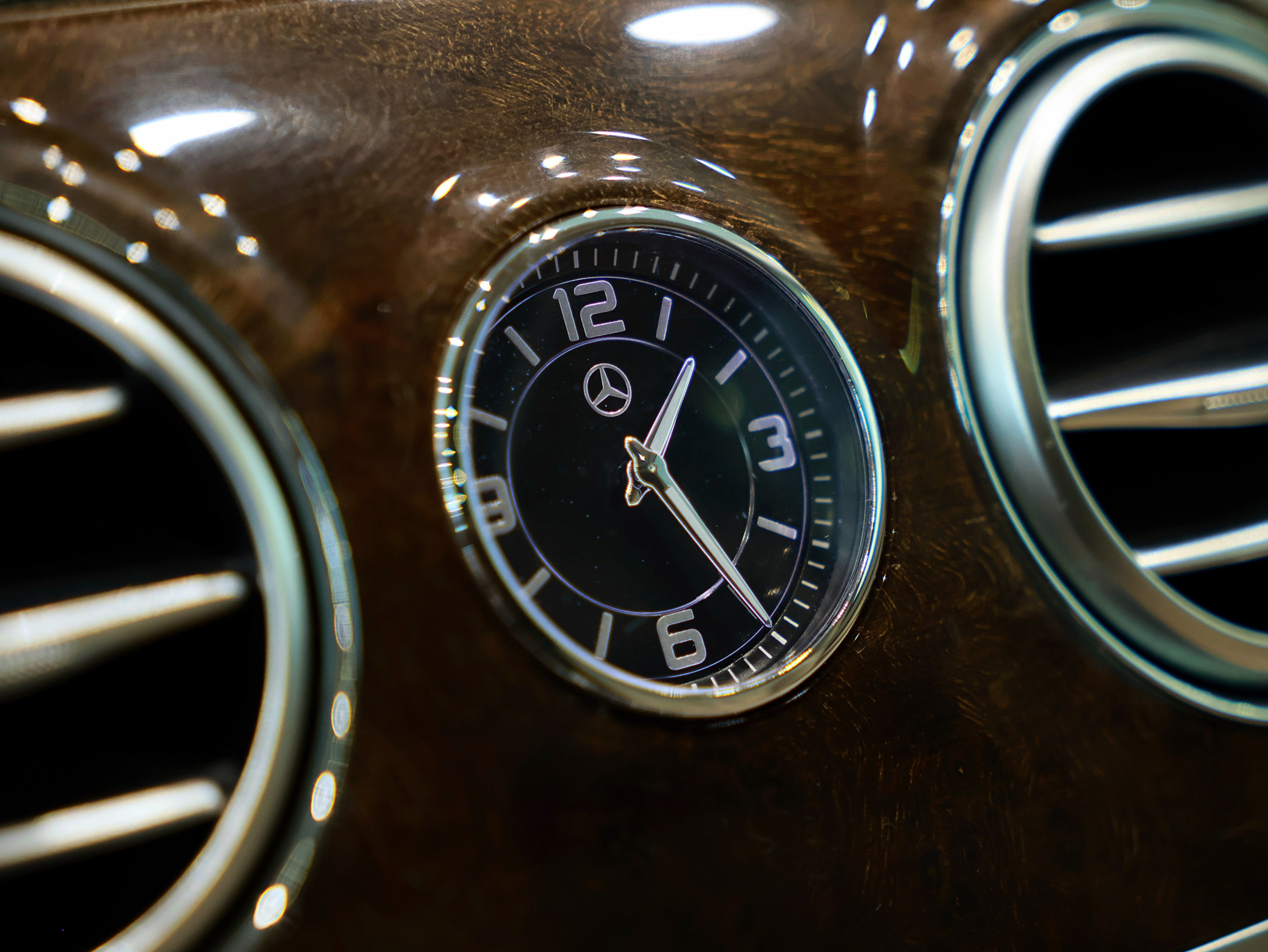 Mercedes-Benz S. Photo-nk