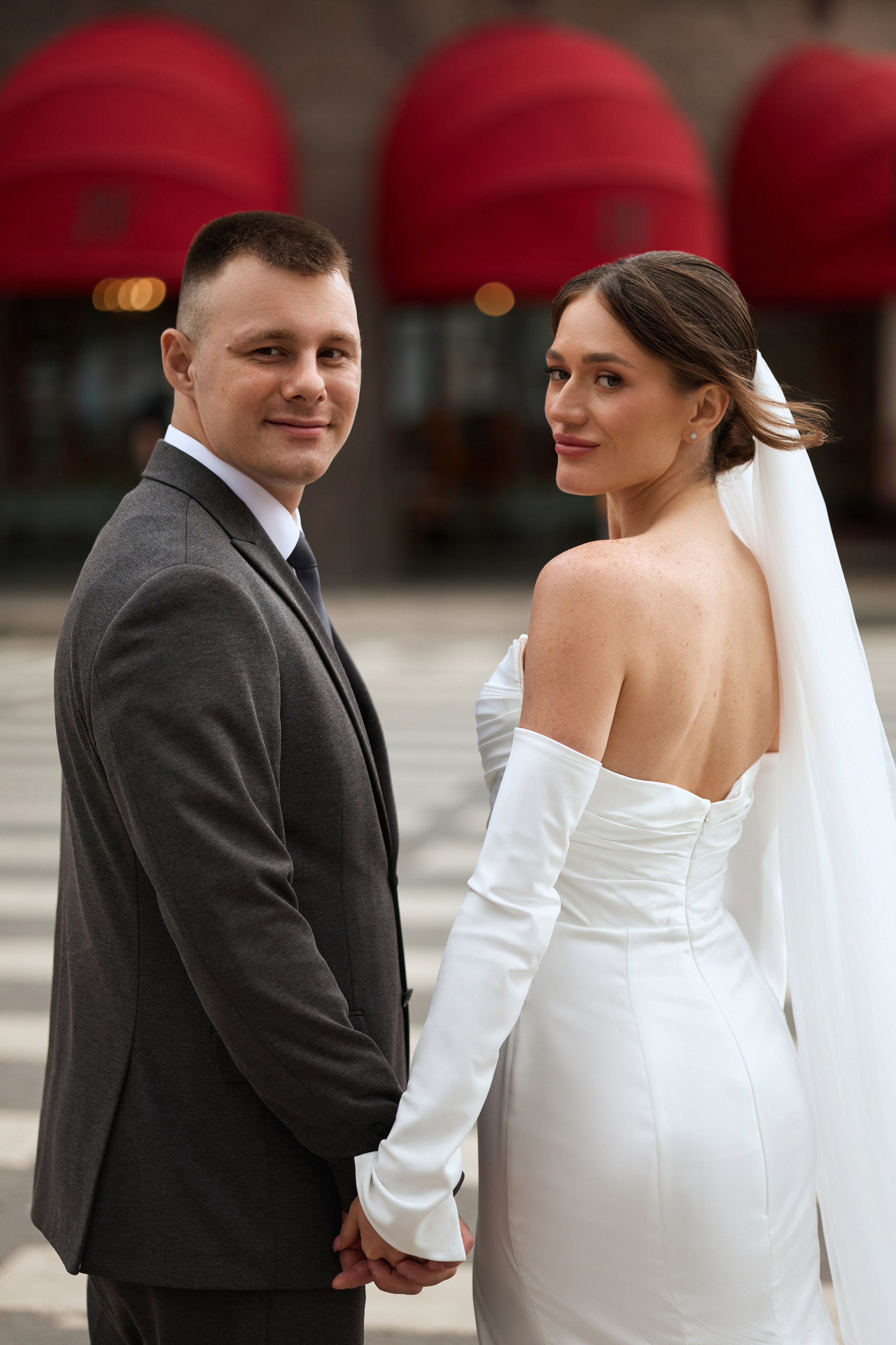 Свадьба в Питере на катере. Сестры Карабаза. Фотографы и ретушеры в Москве и Санкт-Петербурге