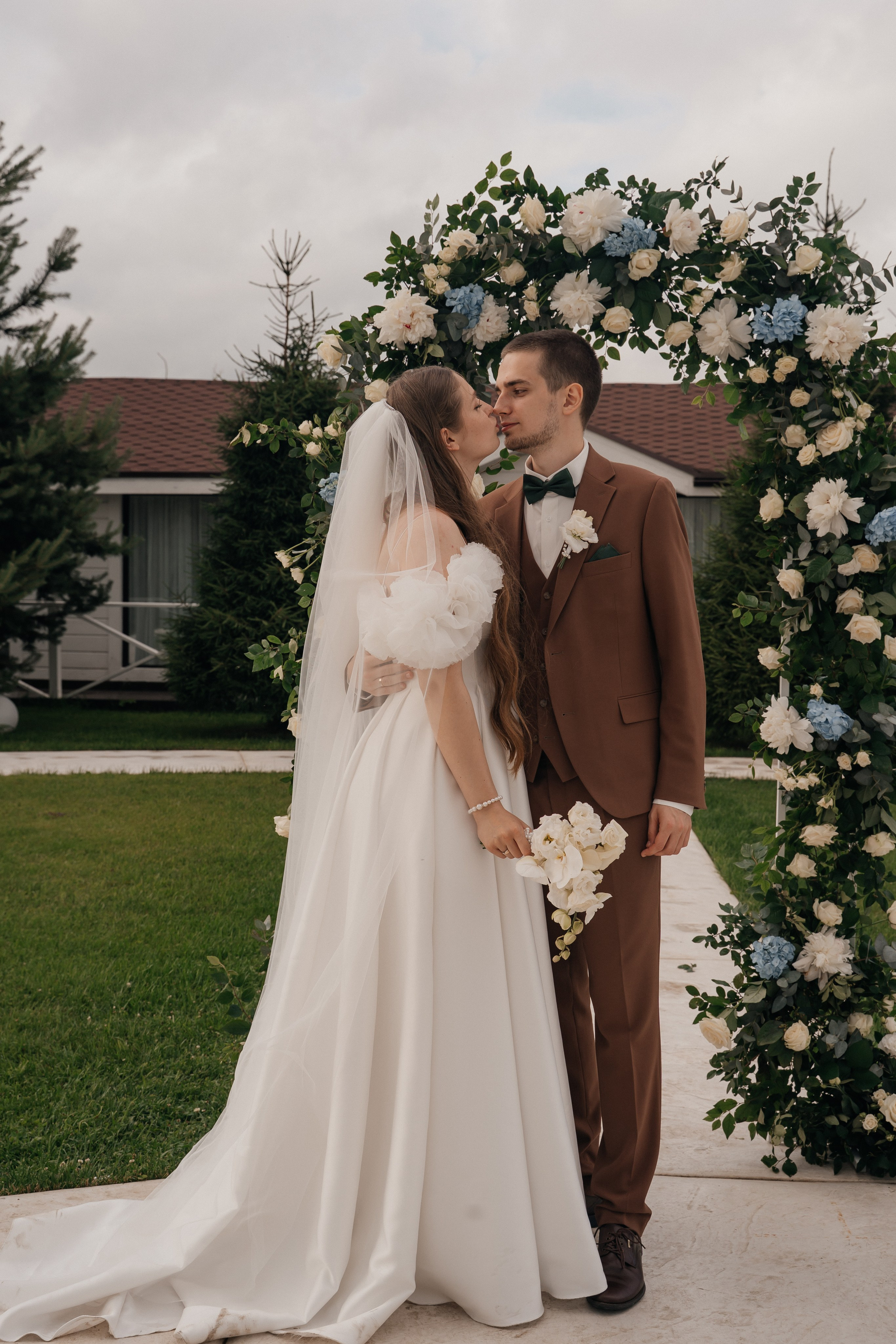Wedding «Laugh and cry». Свадебные фотограф и видеограф Наталья и Анатолий Новиковы СПб