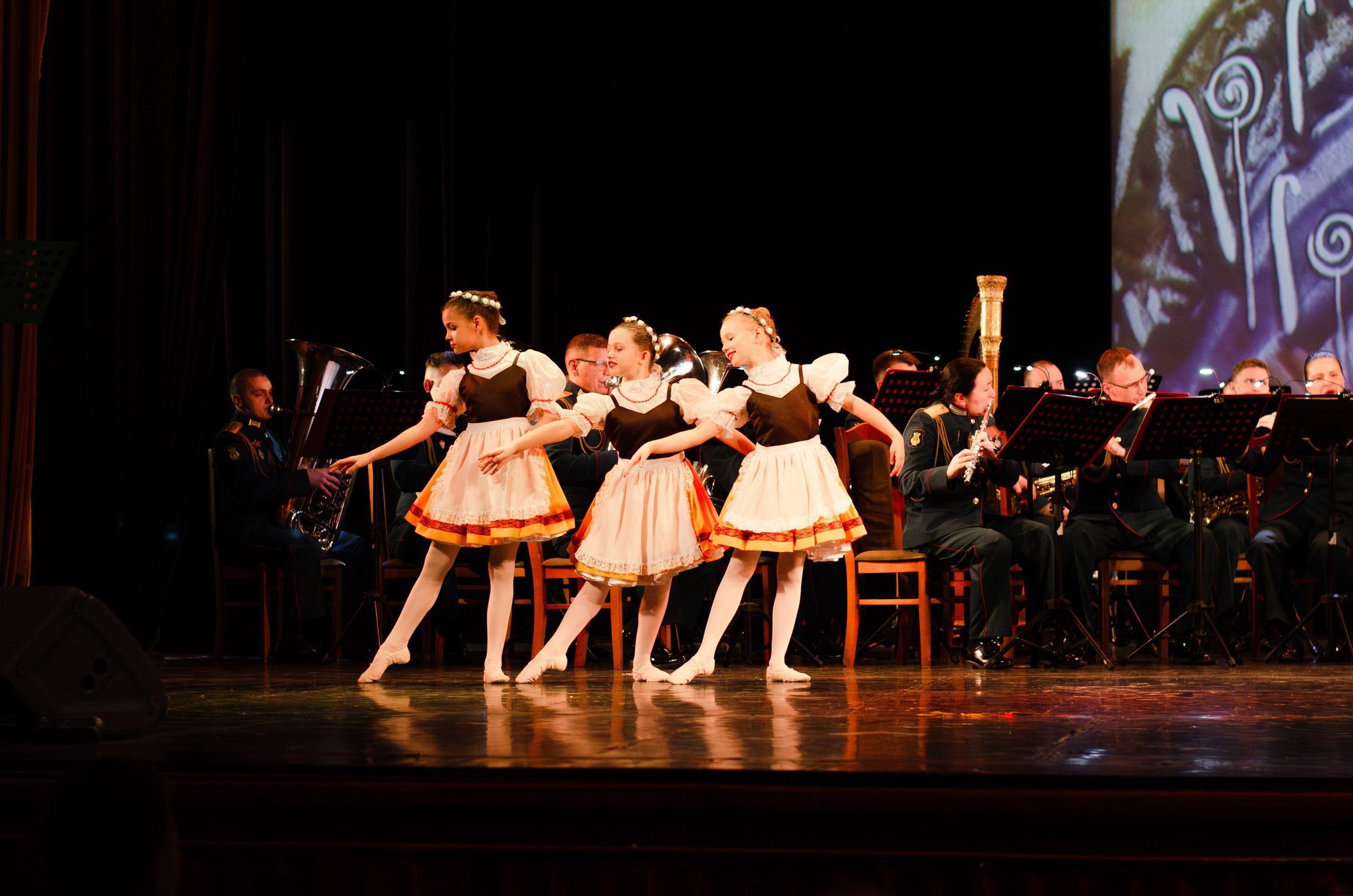 Новогодняя программа «Щелкунчик» на сцене Дома Офицеров. Портретный и репортажный фотограф в Санкт-Петербурге Варвара Жукова