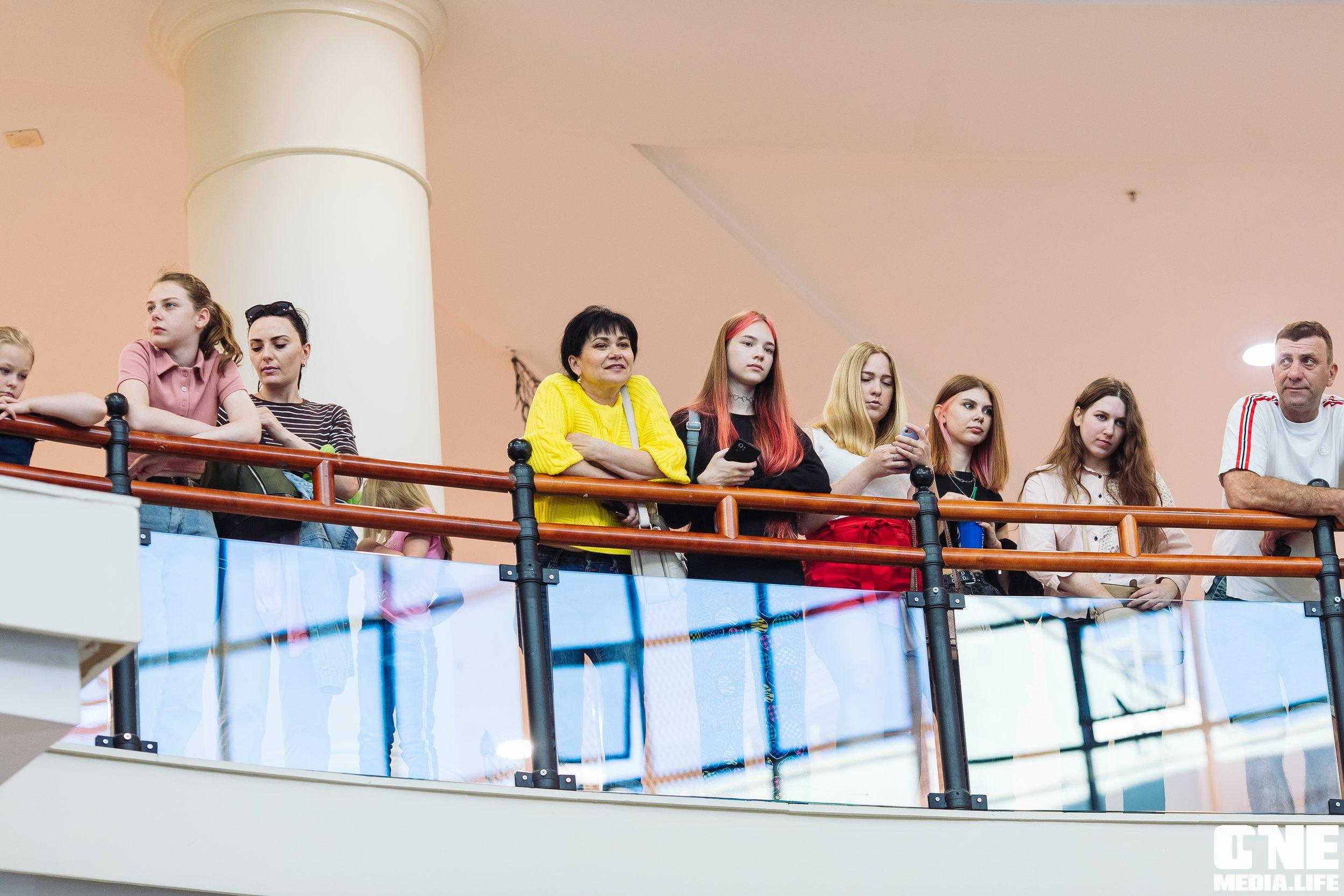 Фотоотчет с «Твой настоящий выпускной» в ТРЦ Европа. One Media Life: фоторепортажи, фотоотчеты с мероприятий и заведений