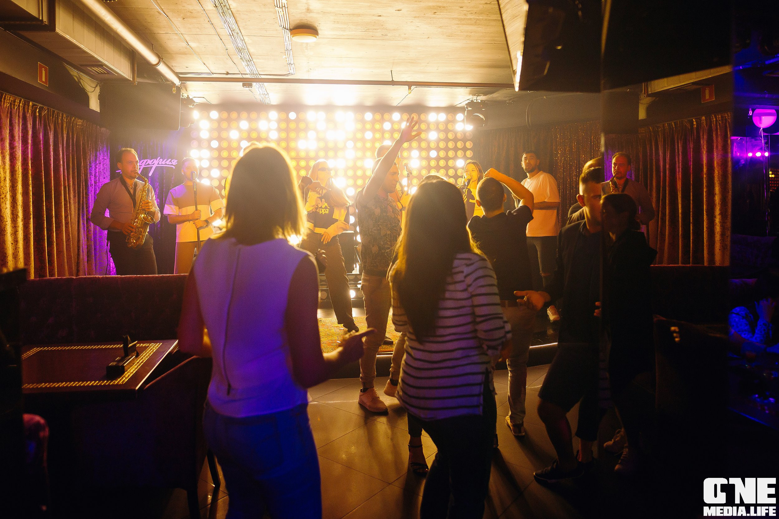 Фотоотчет из караоке-клуба Эйфория. One Media Life: фоторепортажи, фотоотчеты с мероприятий и заведений