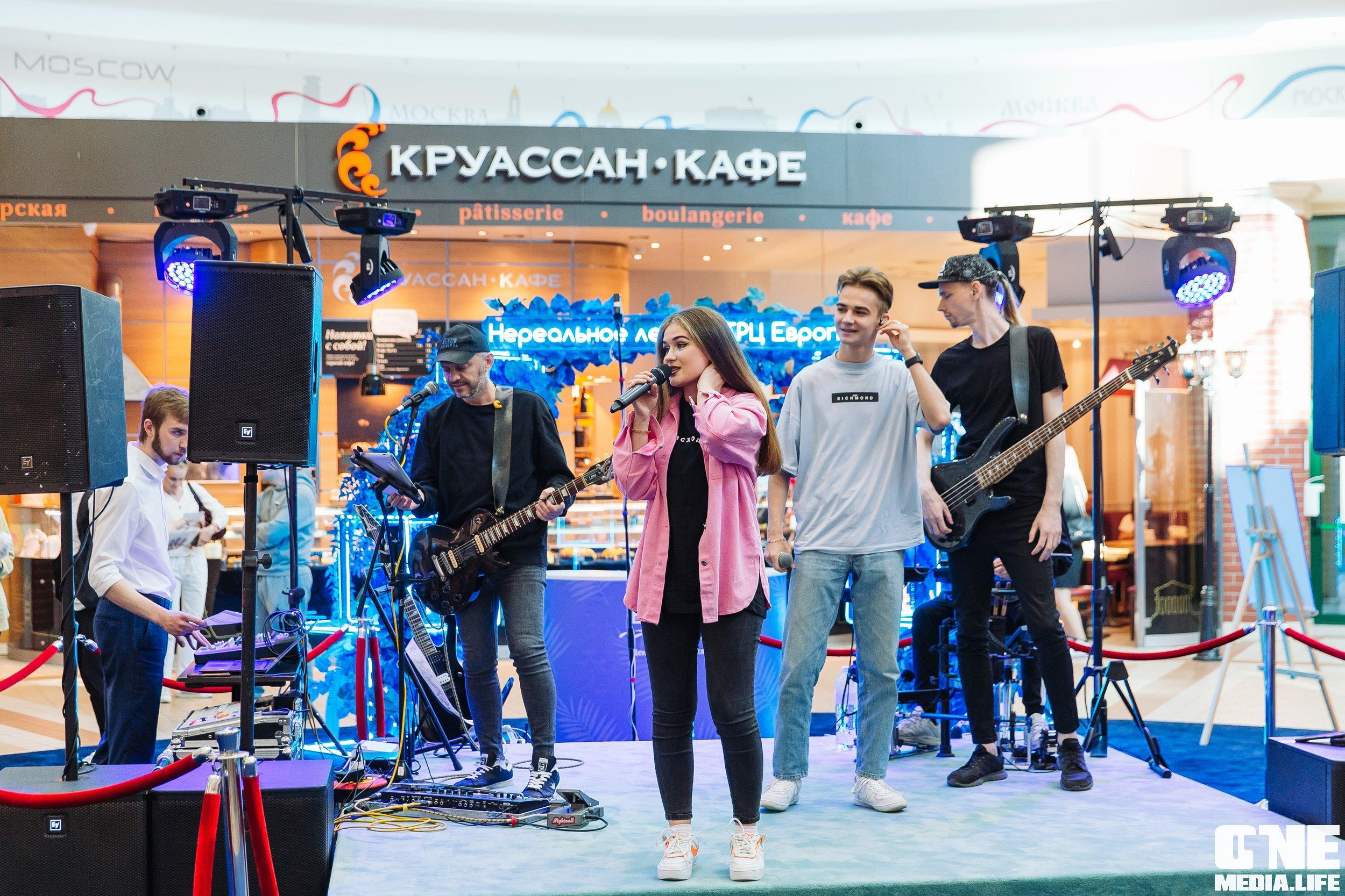 Фотоотчет с «Твой настоящий выпускной» в ТРЦ Европа. One Media Life: фоторепортажи, фотоотчеты с мероприятий и заведений