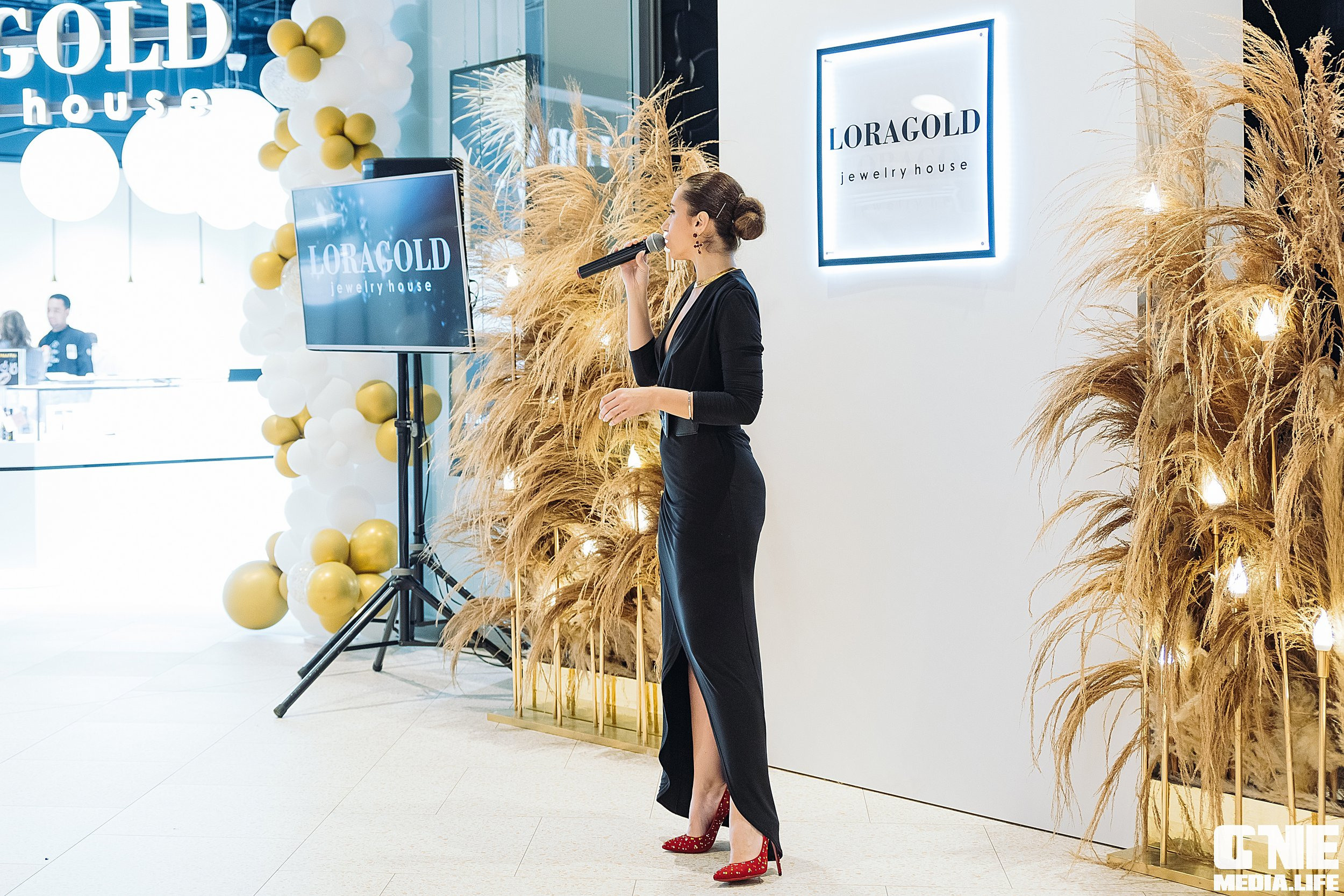 Фоторепортаж с вечеринки LORAGOLD jewelry. One Media Life: фоторепортажи, фотоотчеты с мероприятий и заведений