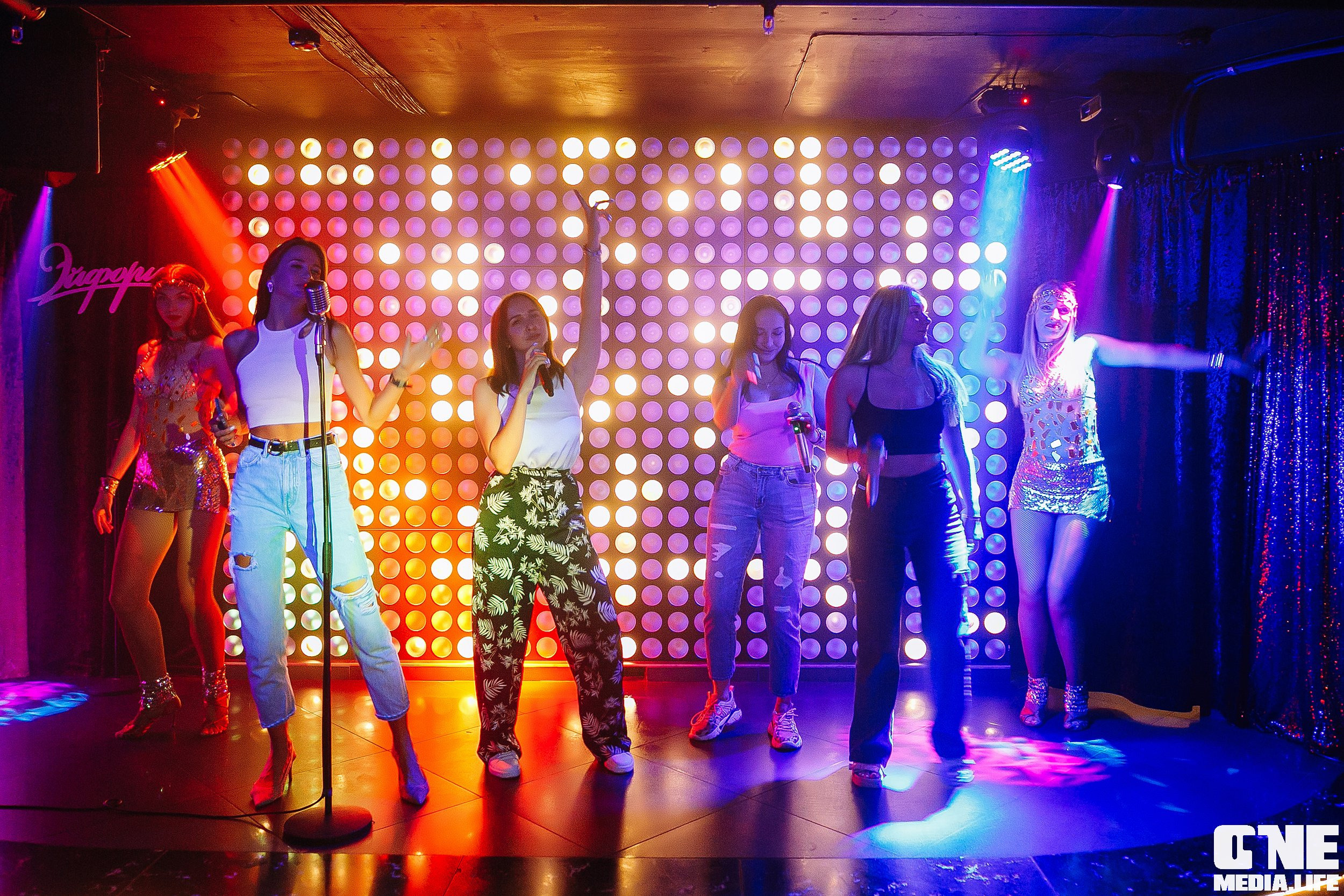 Фоторепортаж из караоке клуба Эйфория. One Media Life: фоторепортажи, фотоотчеты с мероприятий и заведений