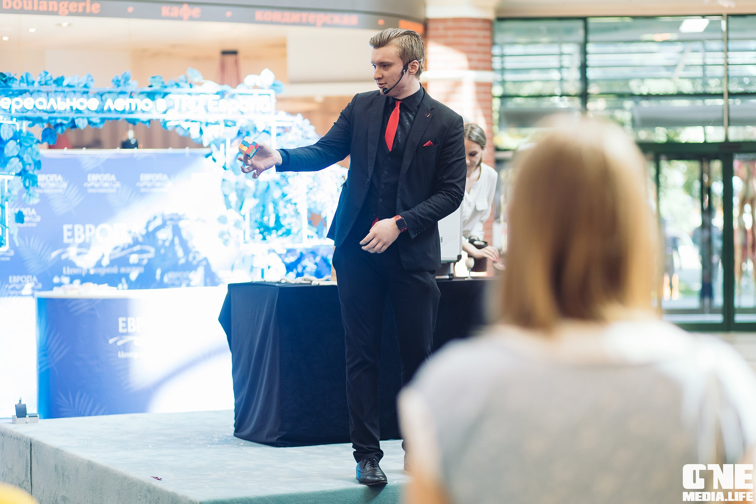 Автограф-сессия с Митей Фоминым. One Media Life: фоторепортажи, фотоотчеты с мероприятий и заведений