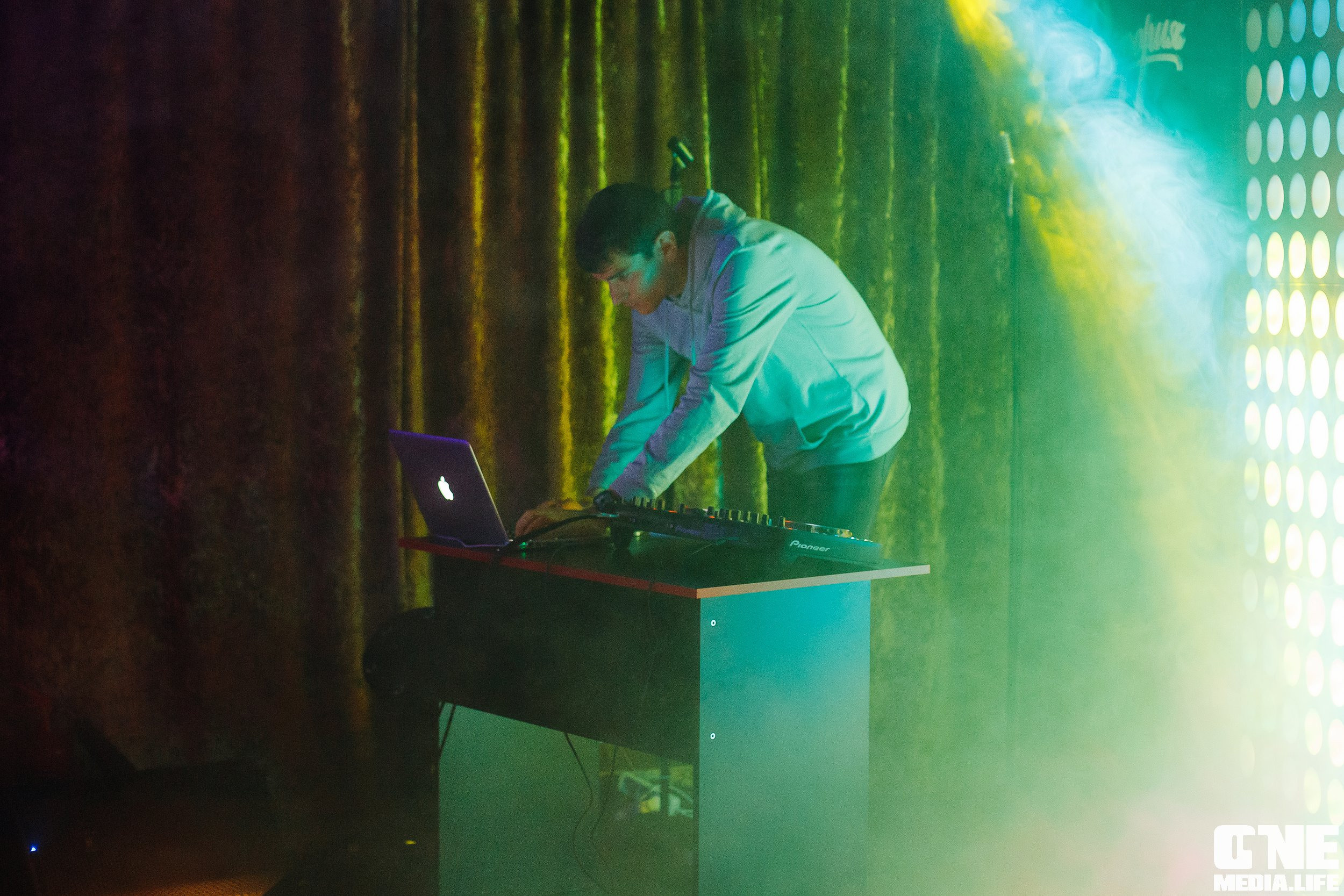 Фотоотчет из караоке-клуба «Эйфория». One Media Life: фоторепортажи, фотоотчеты с мероприятий и заведений