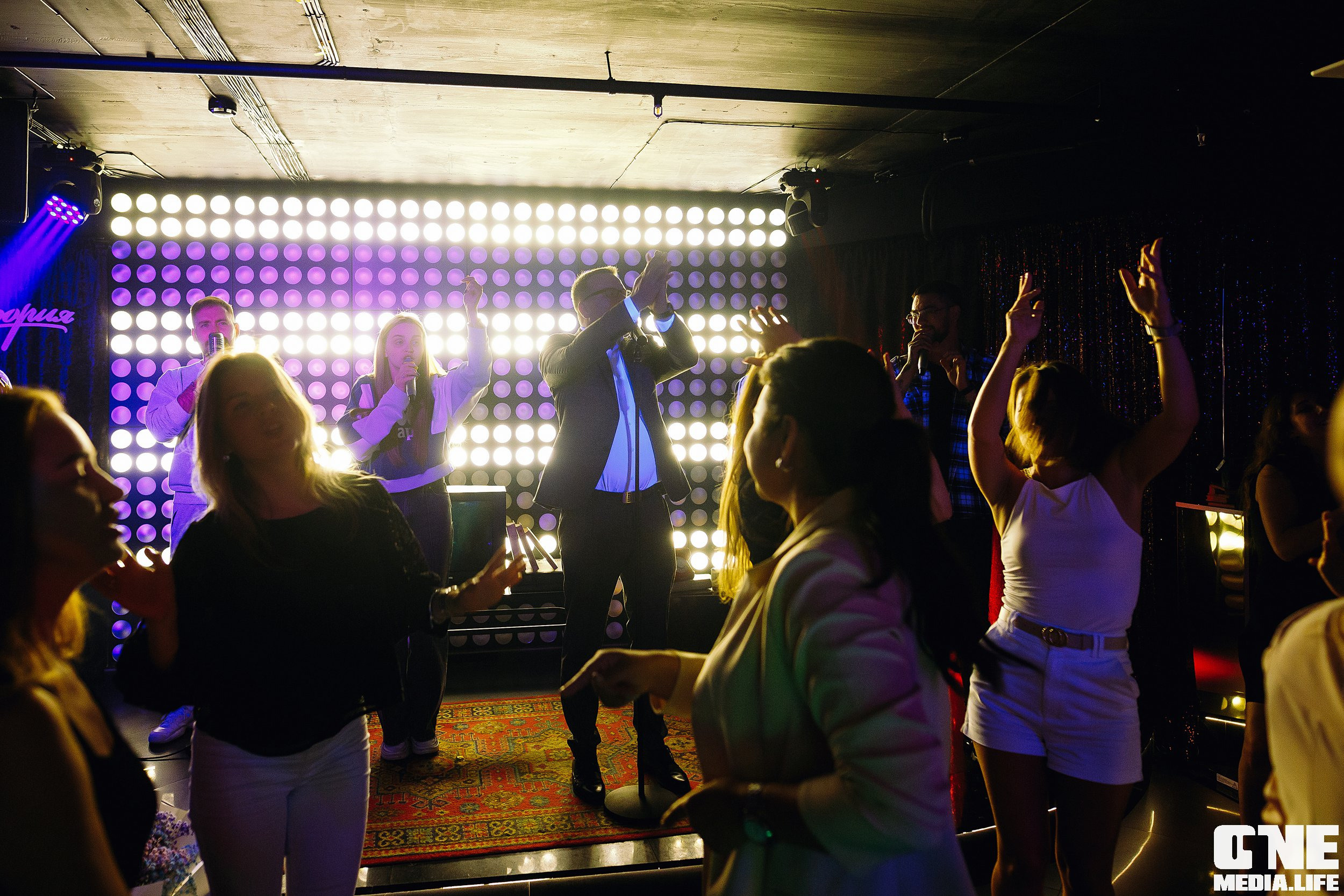 Фоторепортаж из караоке клуба Эйфория. One Media Life: фоторепортажи, фотоотчеты с мероприятий и заведений