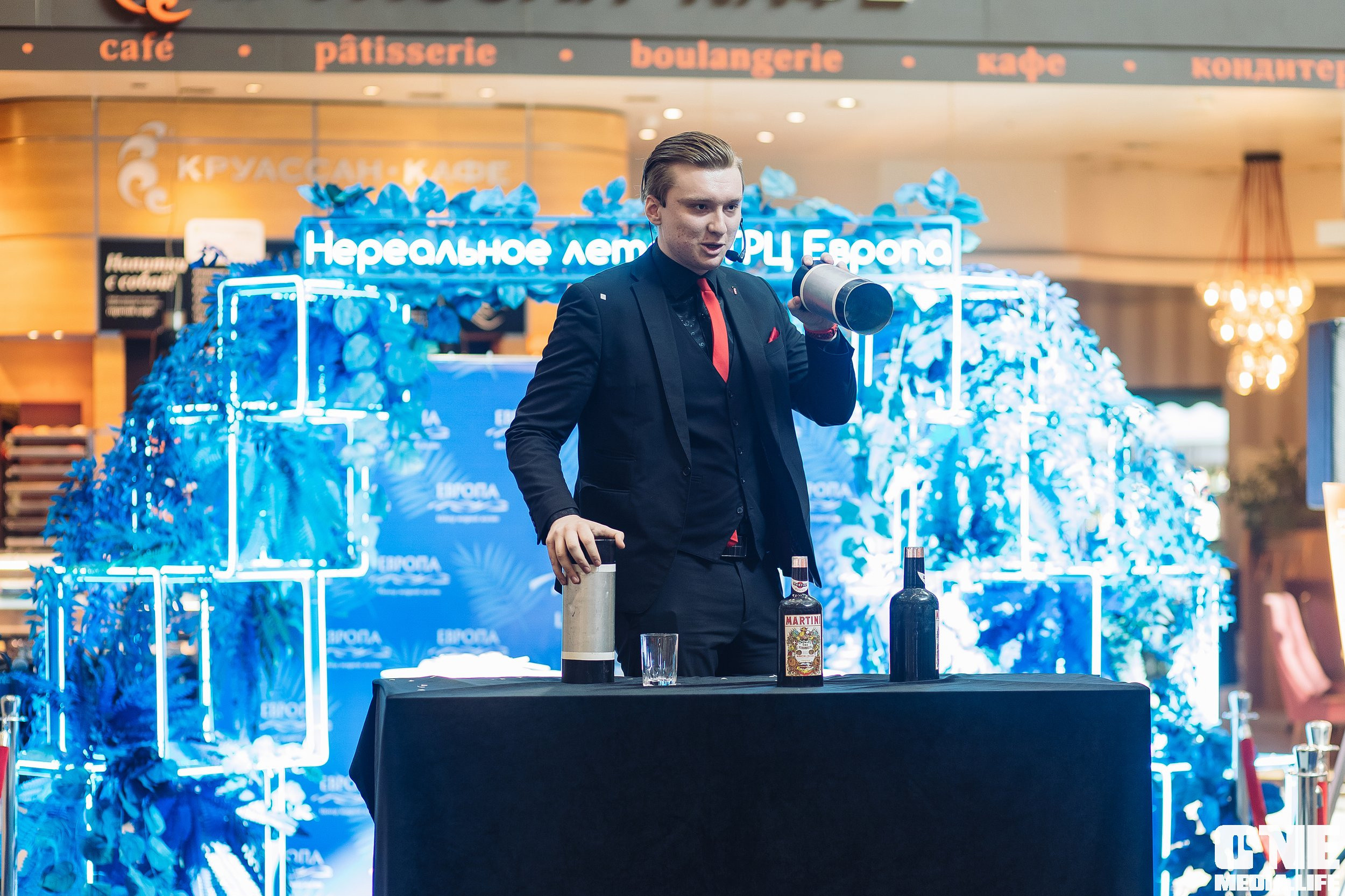 Автограф-сессия с Митей Фоминым. One Media Life: фоторепортажи, фотоотчеты с мероприятий и заведений