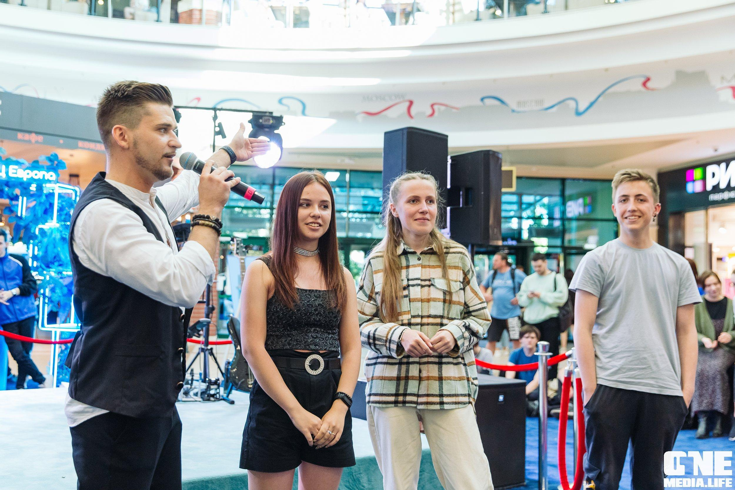 Фотоотчет с «Твой настоящий выпускной» в ТРЦ Европа. One Media Life: фоторепортажи, фотоотчеты с мероприятий и заведений
