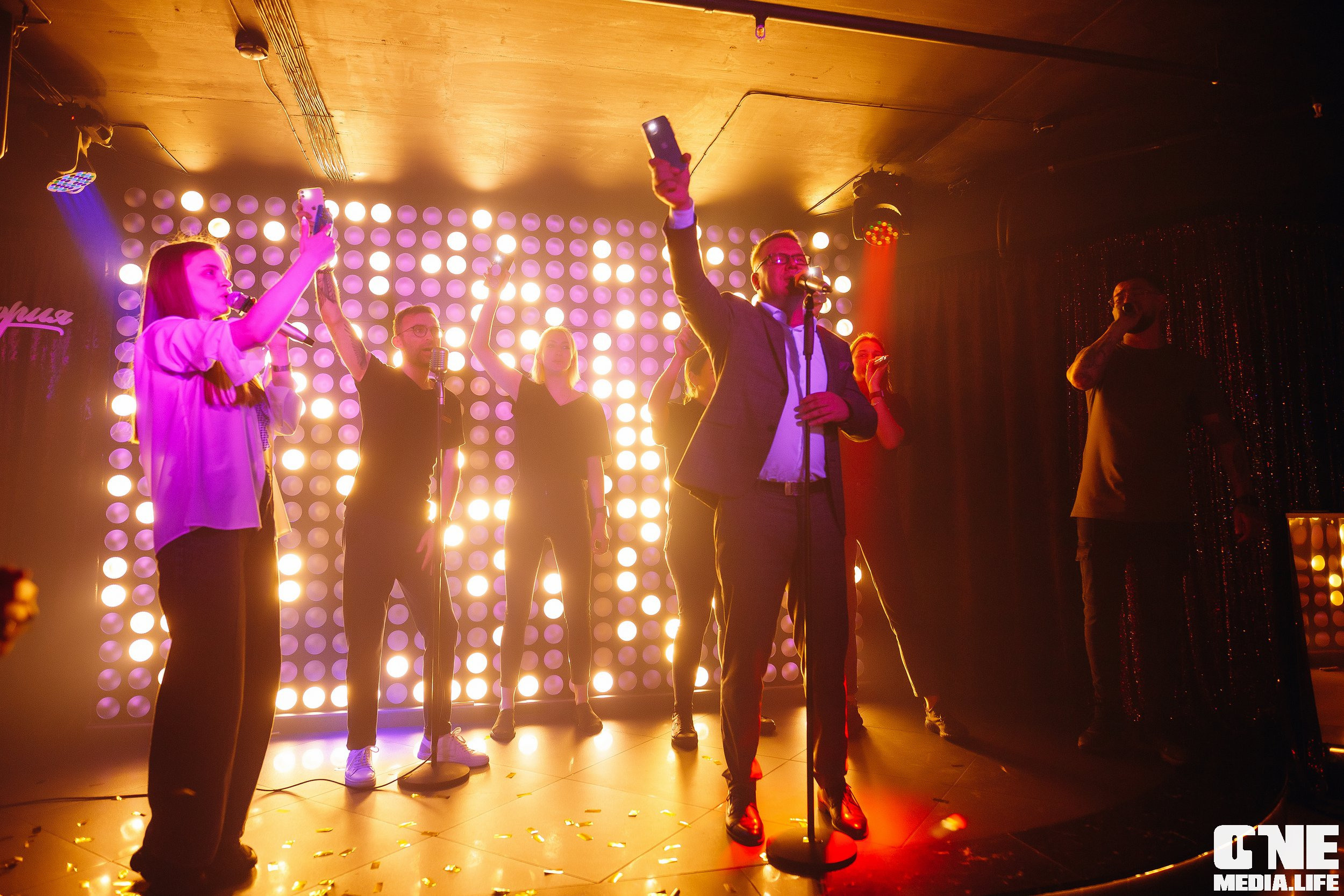 Фоторепортаж из караоке клуба Эйфория. One Media Life: фоторепортажи, фотоотчеты с мероприятий и заведений