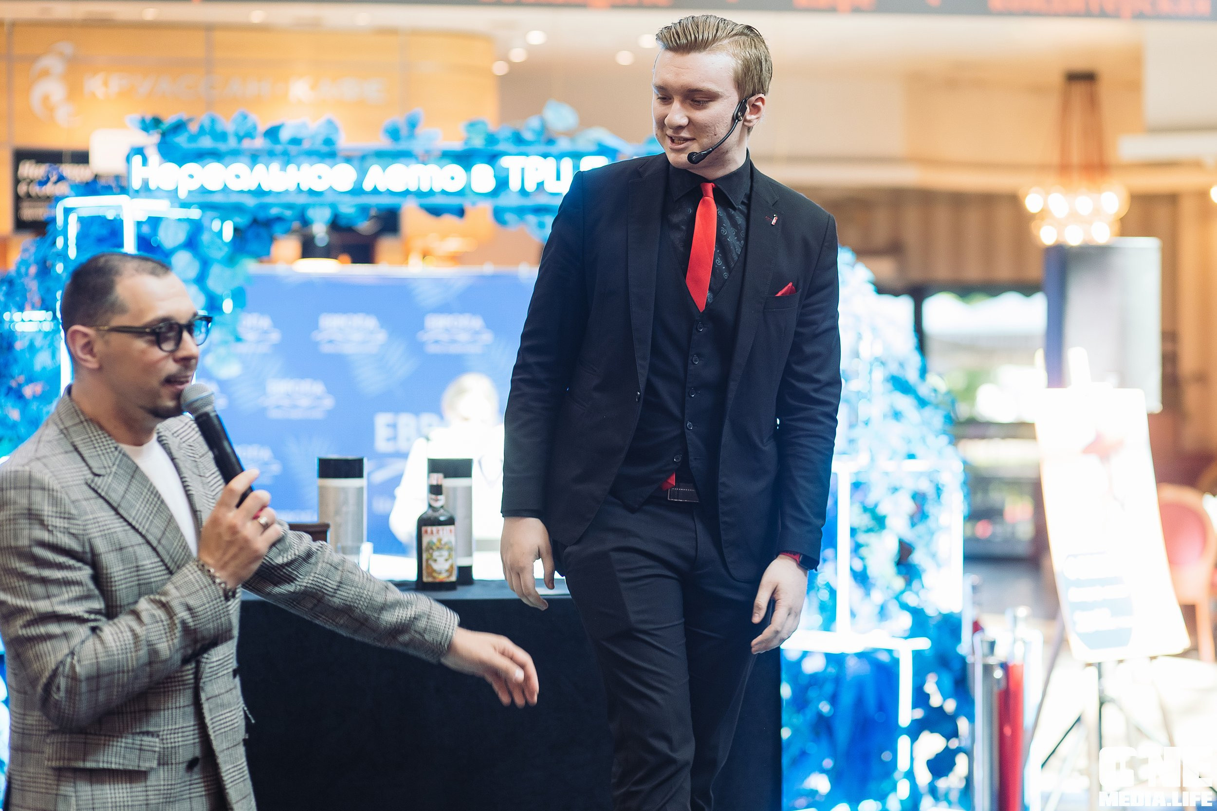 Автограф-сессия с Митей Фоминым. One Media Life: фоторепортажи, фотоотчеты с мероприятий и заведений