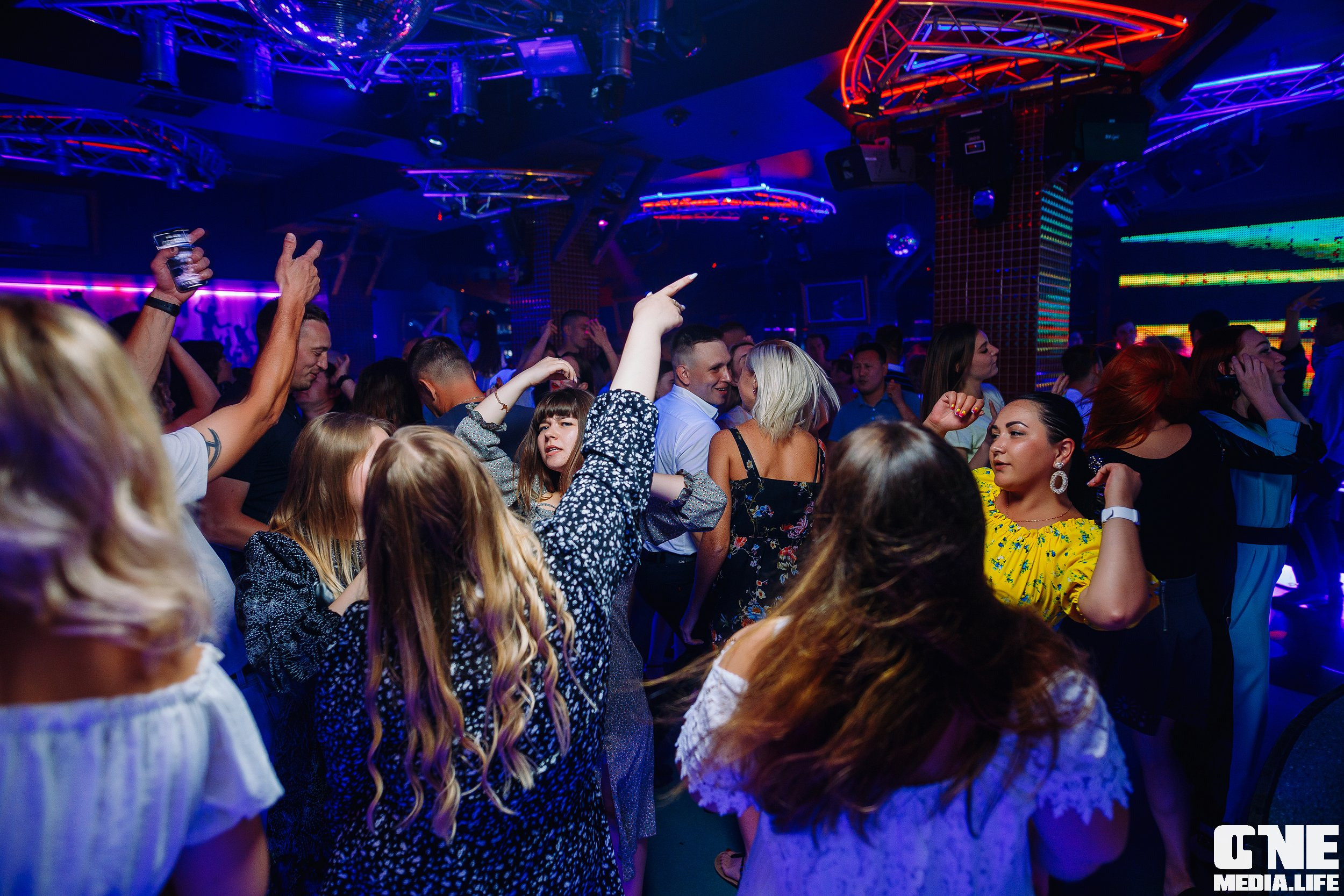Фоторепортаж из ночного клуба Планета. One Media Life: фоторепортажи, фотоотчеты с мероприятий и заведений