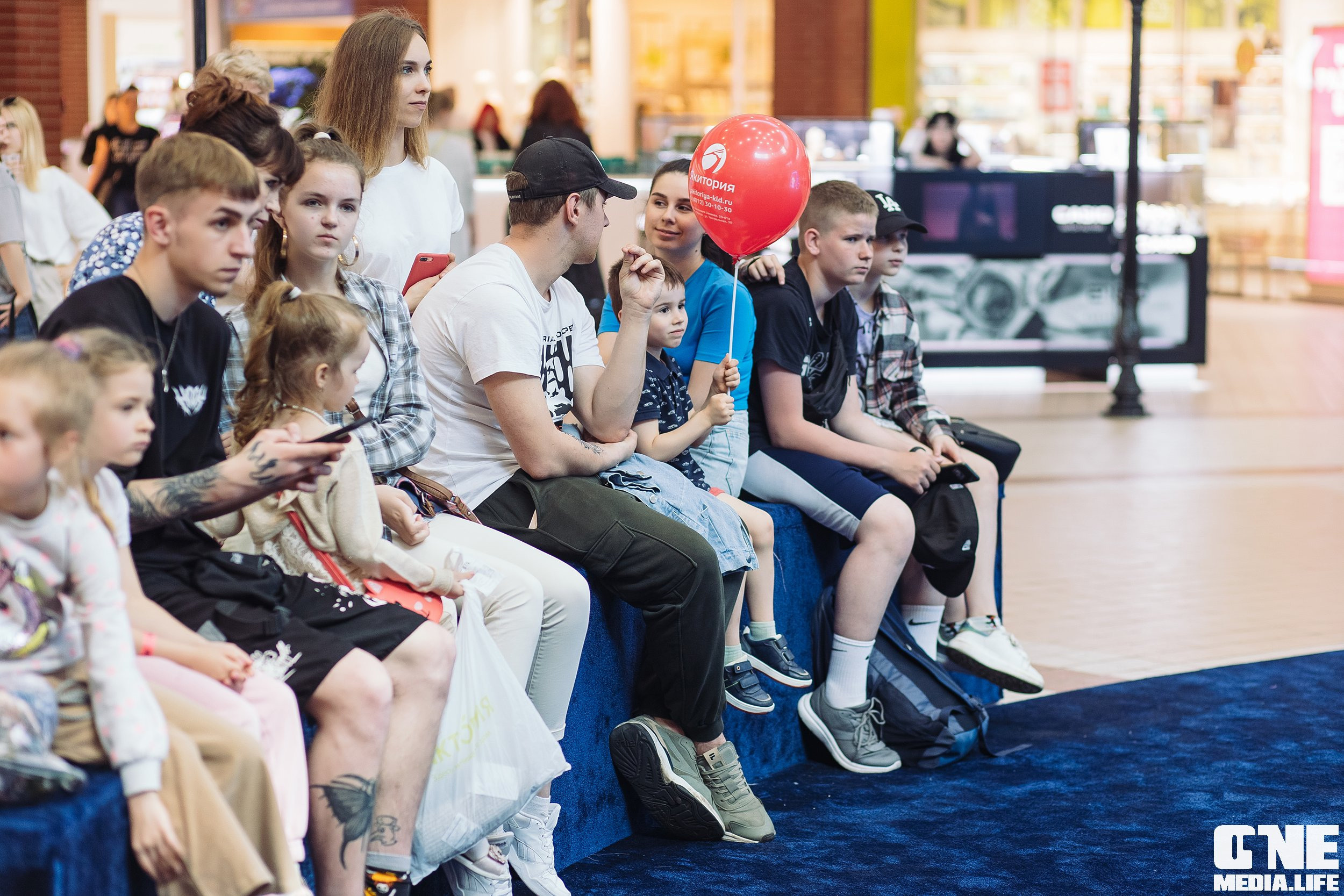Автограф-сессия с Митей Фоминым. One Media Life: фоторепортажи, фотоотчеты с мероприятий и заведений