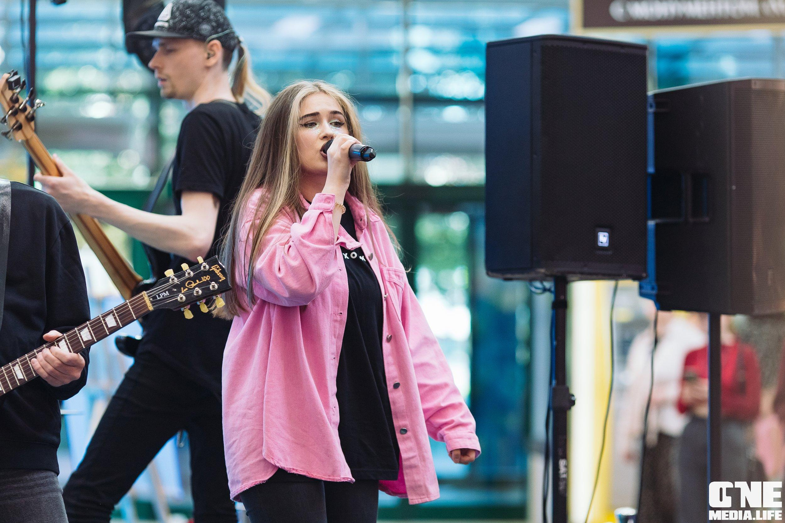 Фотоотчет с «Твой настоящий выпускной» в ТРЦ Европа. One Media Life: фоторепортажи, фотоотчеты с мероприятий и заведений