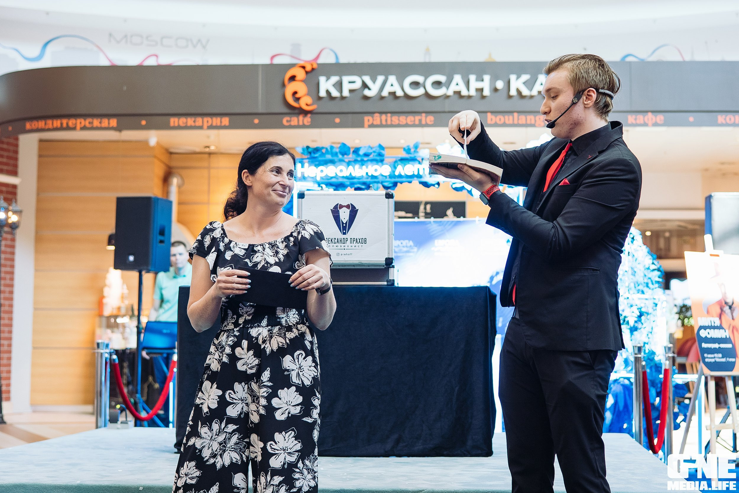 Автограф-сессия с Митей Фоминым. One Media Life: фоторепортажи, фотоотчеты с мероприятий и заведений