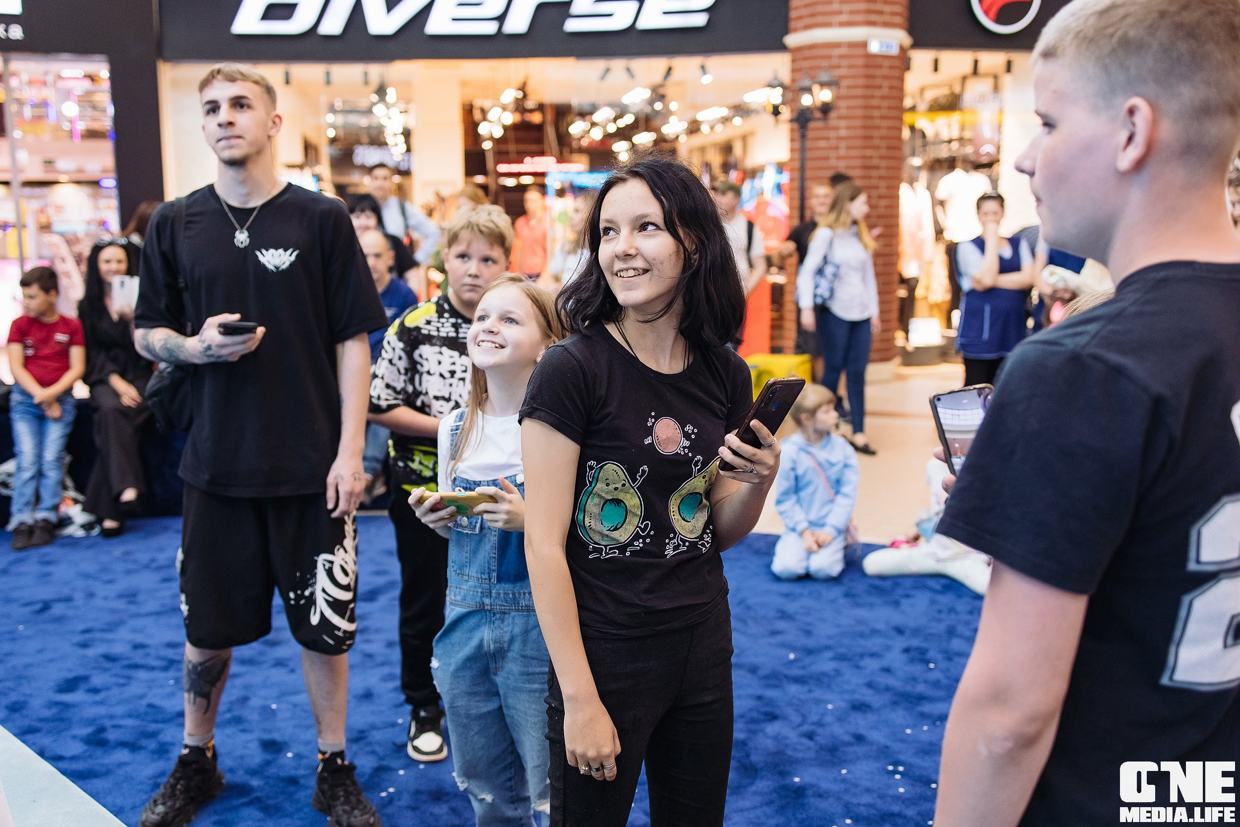 Автограф-сессия с Митей Фоминым. One Media Life: фоторепортажи, фотоотчеты с мероприятий и заведений