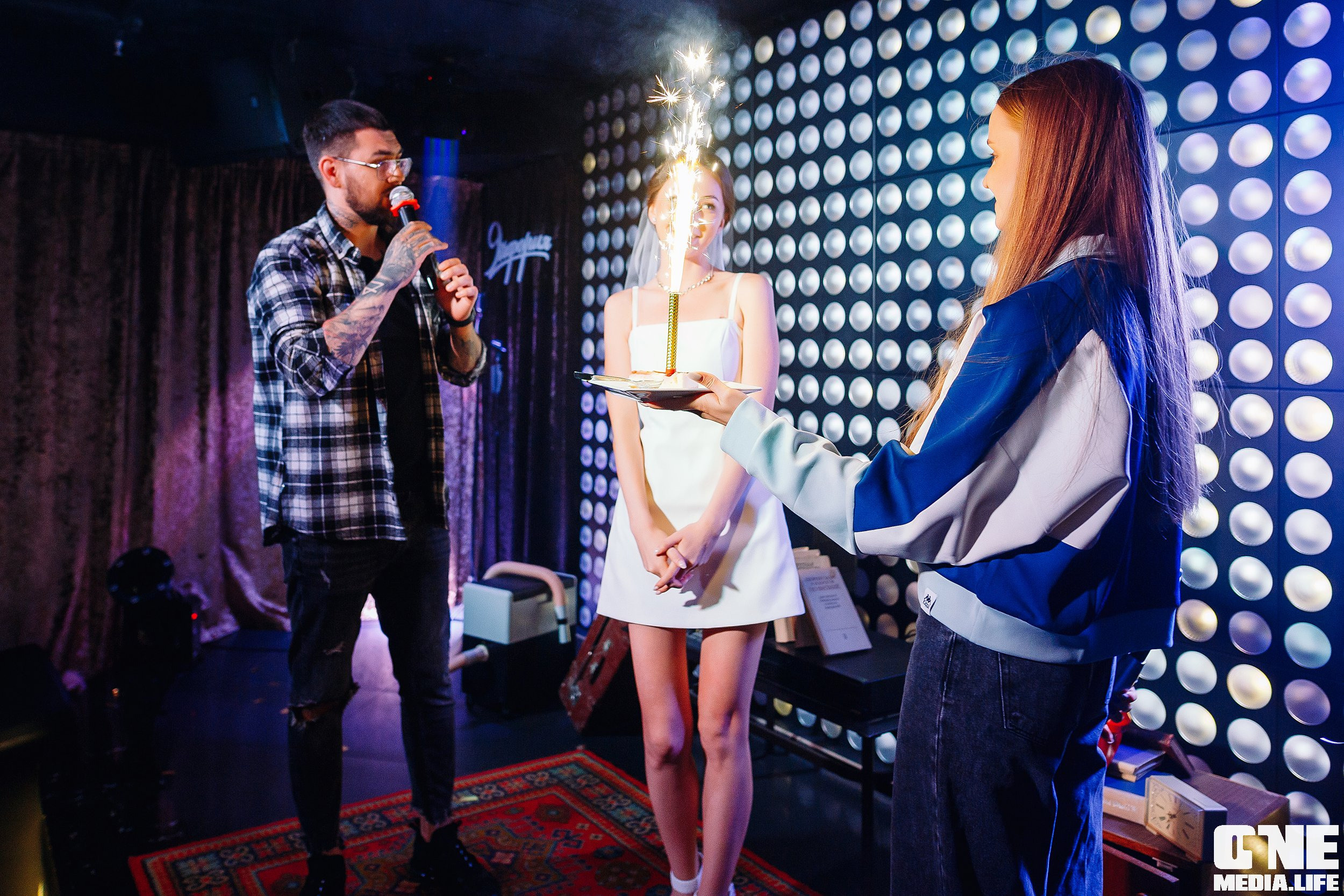 Фоторепортаж из караоке клуба Эйфория. One Media Life: фоторепортажи, фотоотчеты с мероприятий и заведений