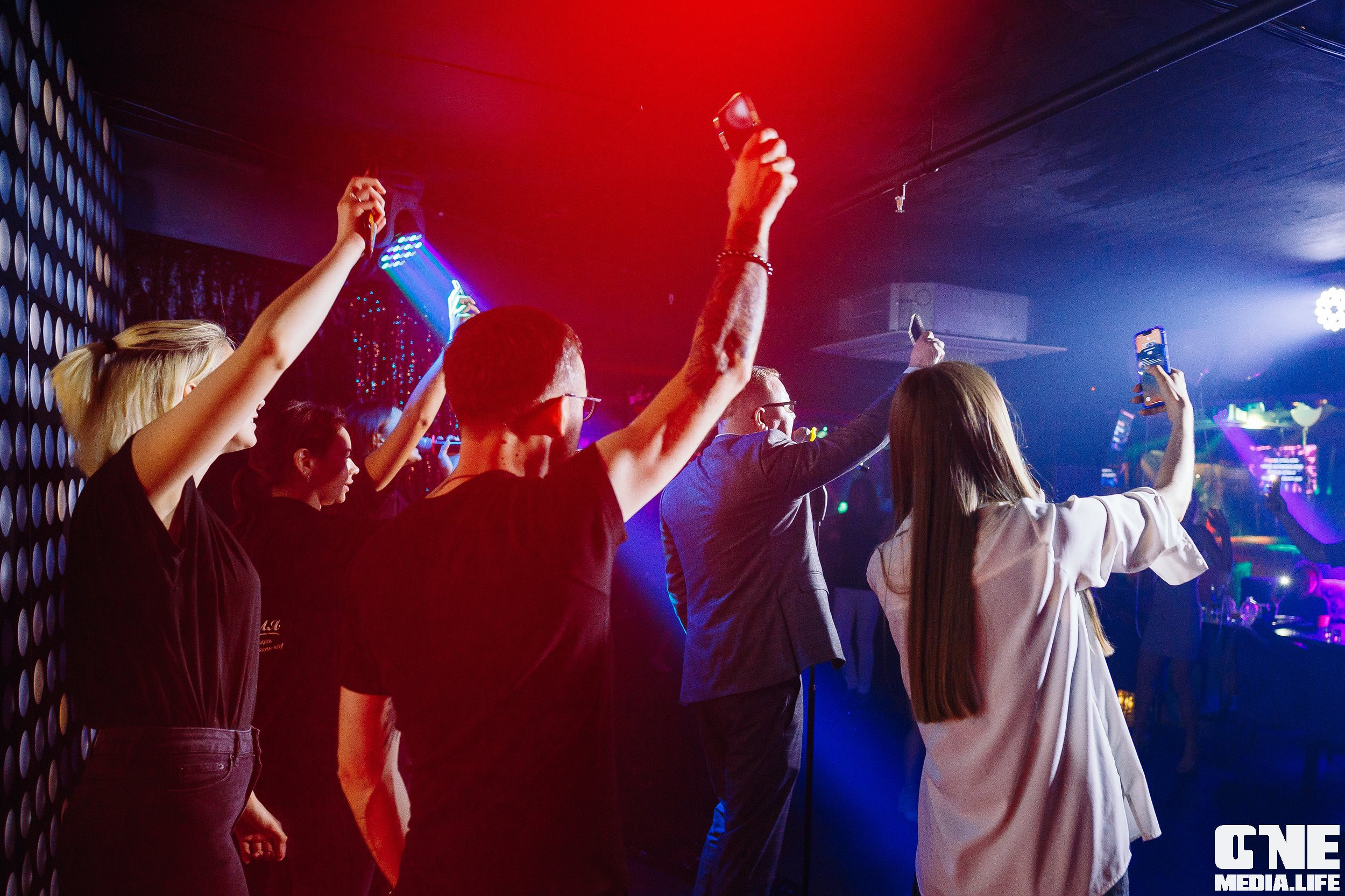 Фоторепортаж из караоке клуба Эйфория. One Media Life: фоторепортажи, фотоотчеты с мероприятий и заведений
