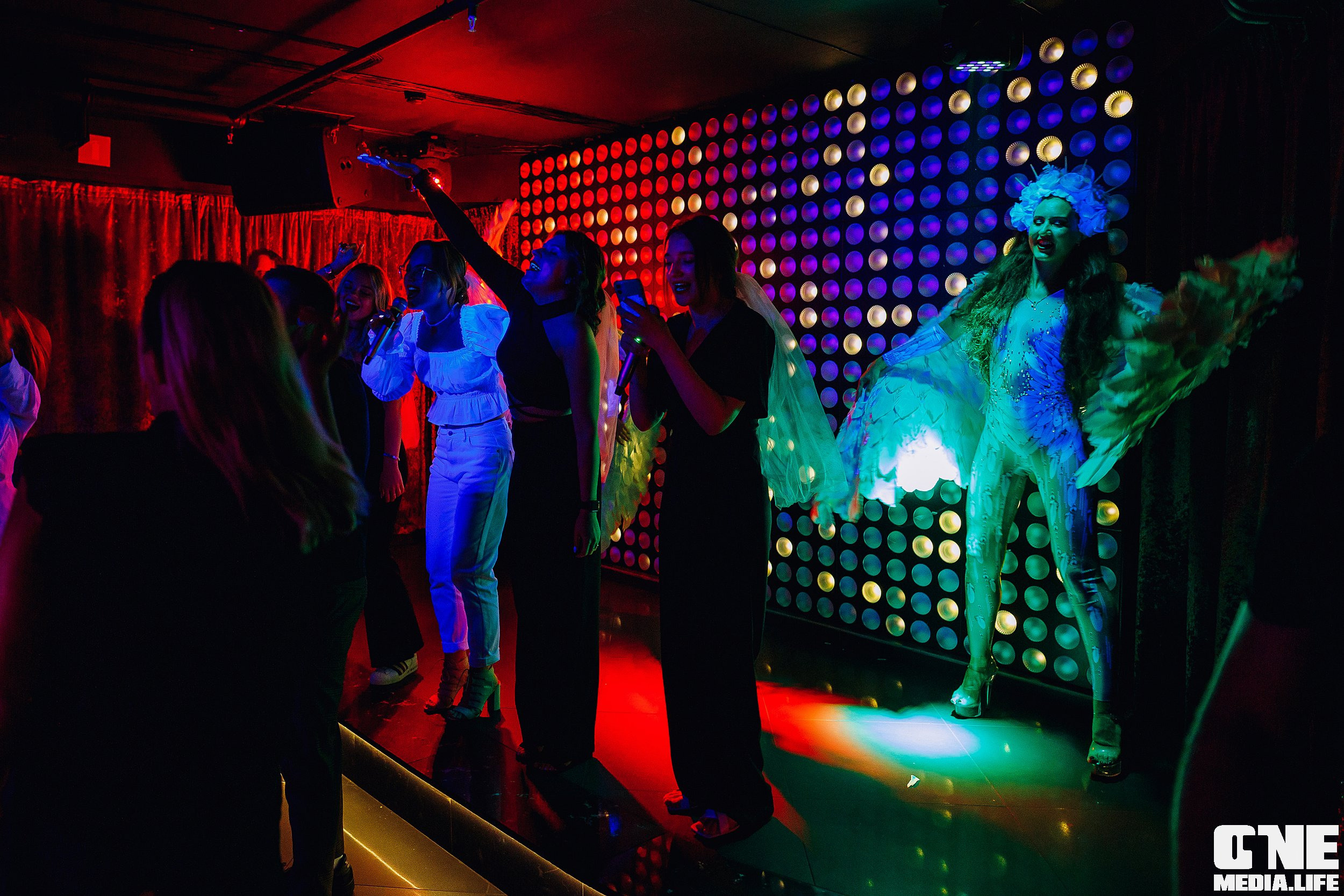 Фоторепортаж из караоке-клуба Эйфория. One Media Life: фоторепортажи, фотоотчеты с мероприятий и заведений