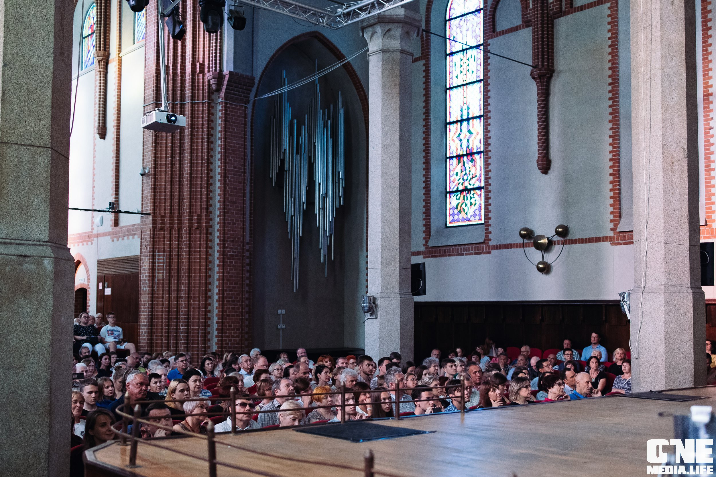 Фоторепортаж с концерта в Калининградской Филармонии. One Media Life: фоторепортажи, фотоотчеты с мероприятий и заведений