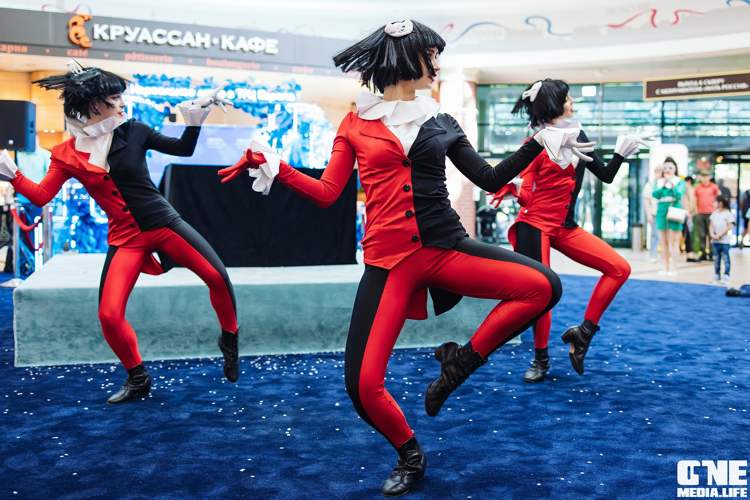 Автограф-сессия с Митей Фоминым. One Media Life: фоторепортажи, фотоотчеты с мероприятий и заведений