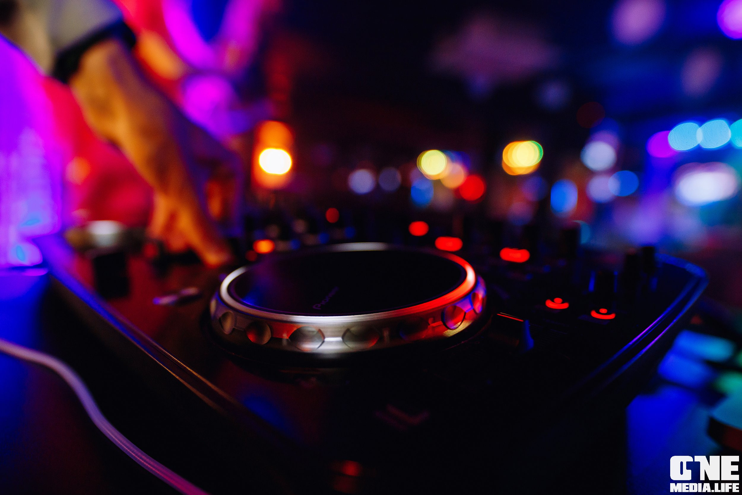 Фотоотчет из караоке-клуба «Эйфория». One Media Life: фоторепортажи, фотоотчеты с мероприятий и заведений