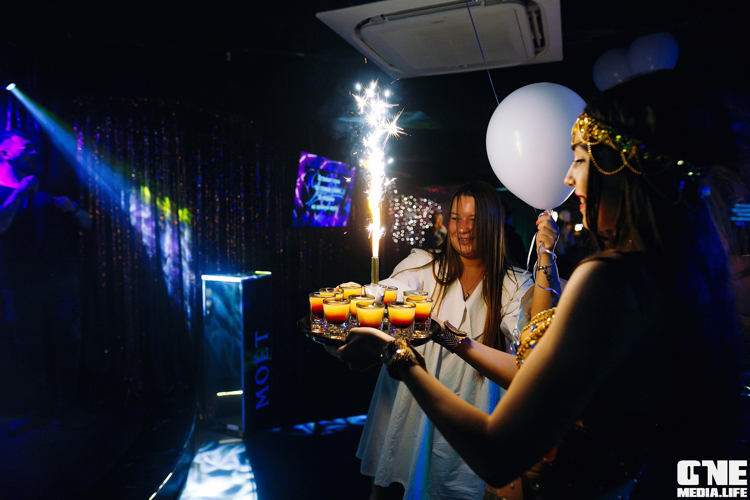 Фоторепортаж из караоке клуба Эйфория. One Media Life: фоторепортажи, фотоотчеты с мероприятий и заведений