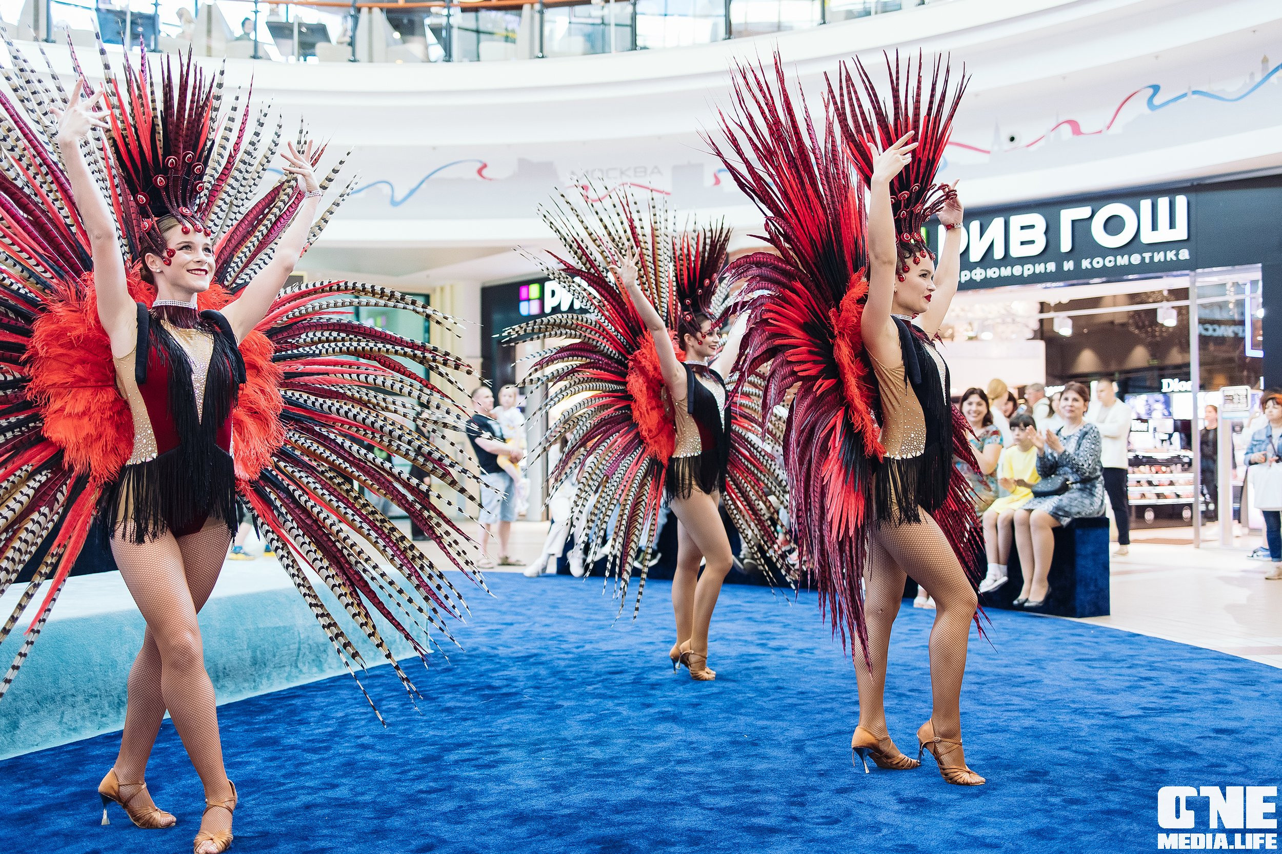 Автограф-сессия с Митей Фоминым. One Media Life: фоторепортажи, фотоотчеты с мероприятий и заведений