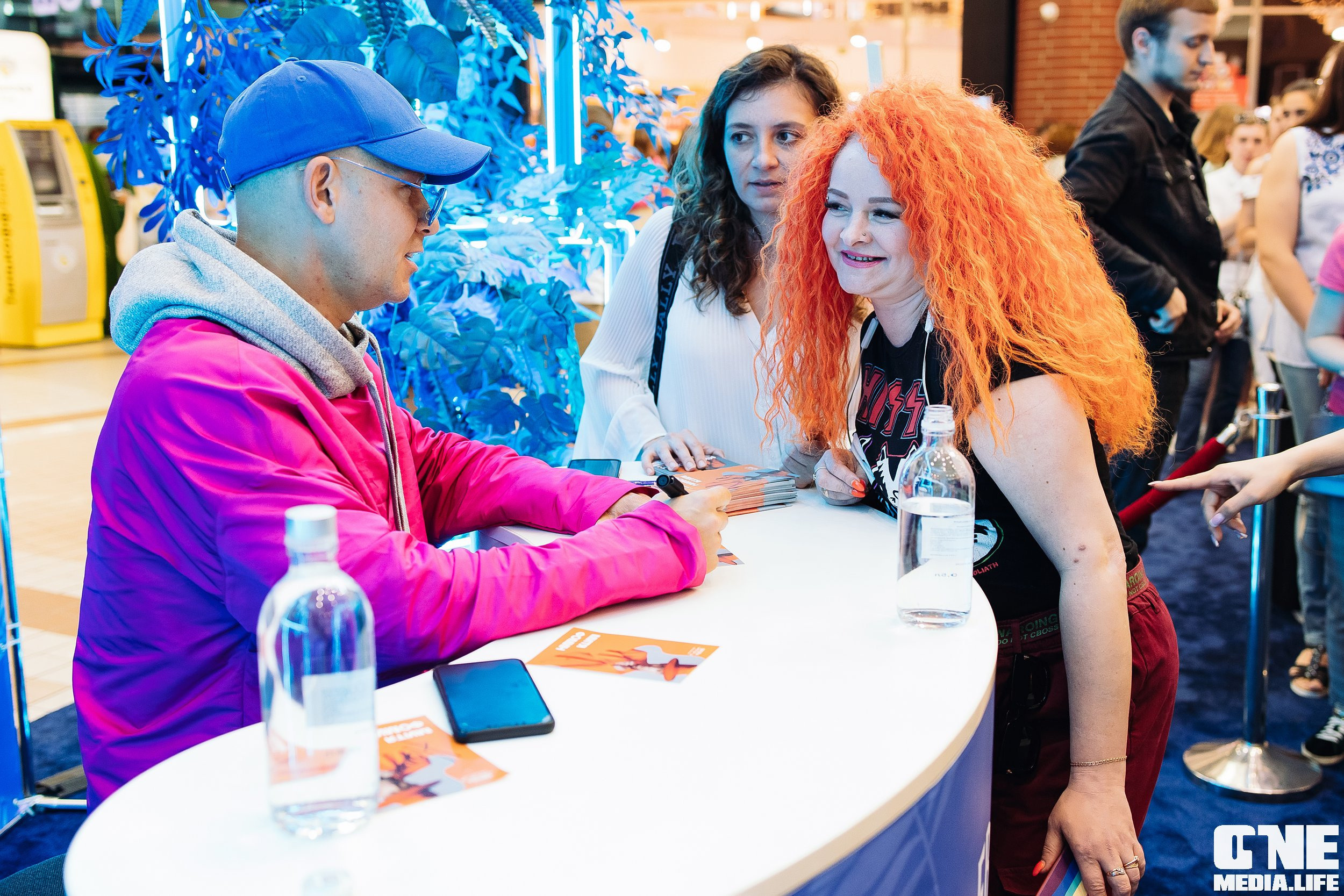 Автограф-сессия с Митей Фоминым. One Media Life: фоторепортажи, фотоотчеты с мероприятий и заведений