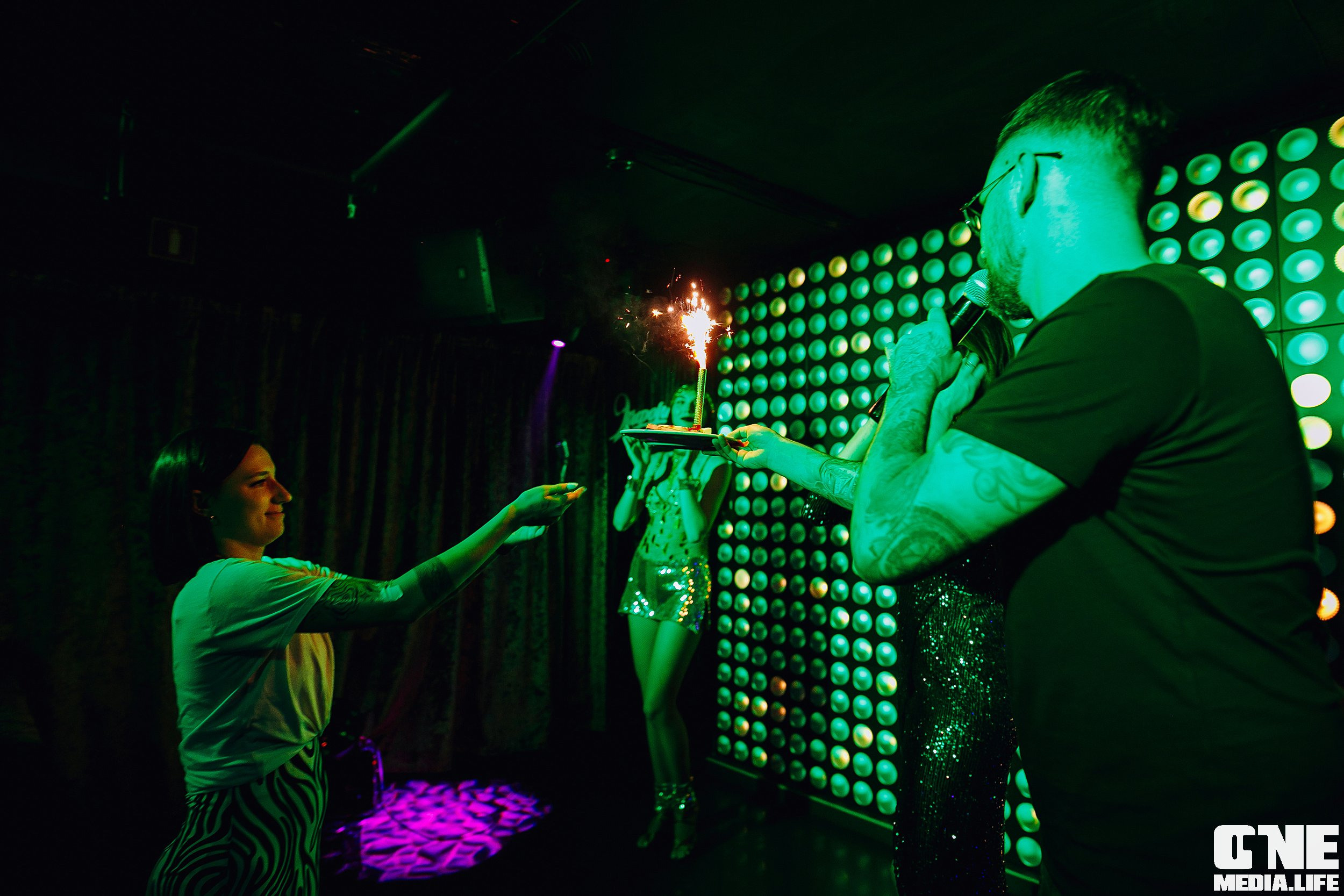 Фоторепортаж из караоке клуба Эйфория. One Media Life: фоторепортажи, фотоотчеты с мероприятий и заведений