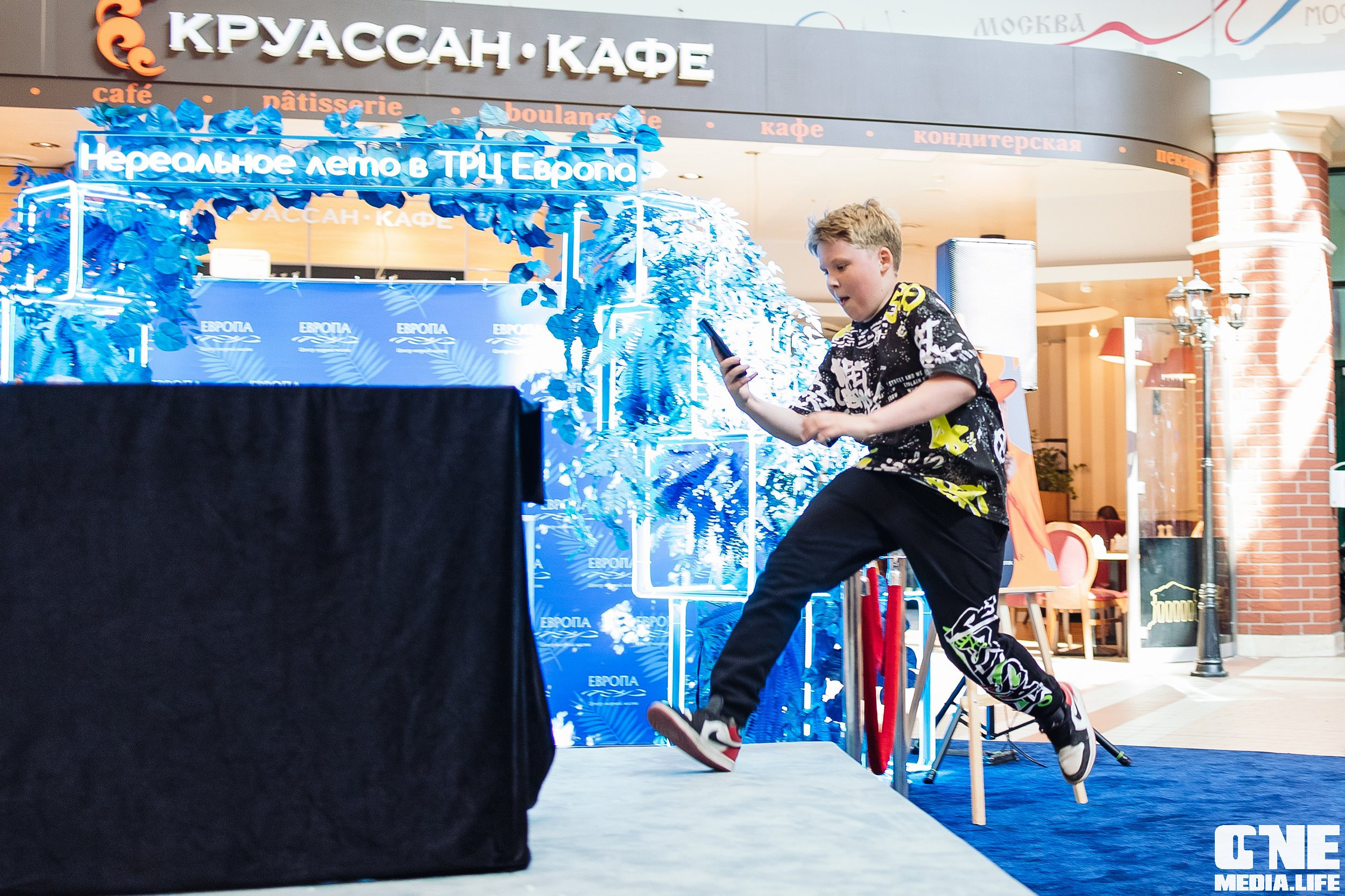 Автограф-сессия с Митей Фоминым. One Media Life: фоторепортажи, фотоотчеты с мероприятий и заведений