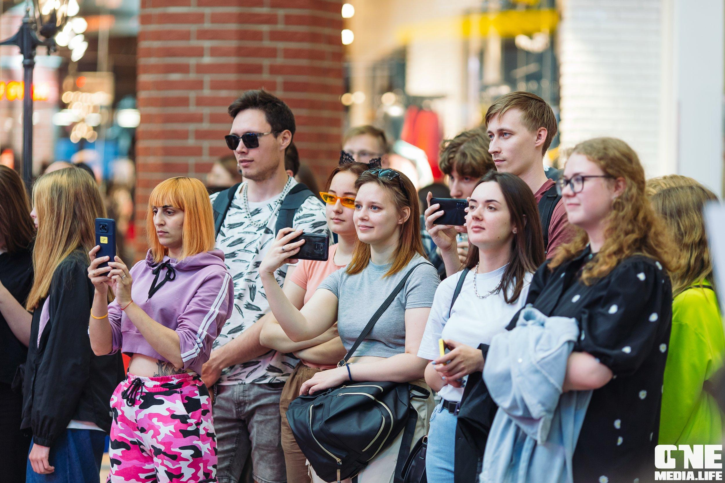 Фотоотчет с «Твой настоящий выпускной» в ТРЦ Европа. One Media Life: фоторепортажи, фотоотчеты с мероприятий и заведений