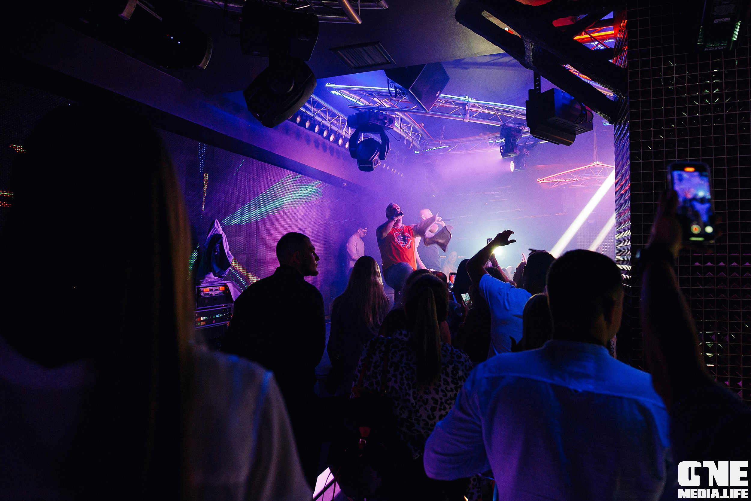 Фотоотчет с концерта Лигалайза в ночном клубе Планета. One Media Life: фоторепортажи, фотоотчеты с мероприятий и заведений