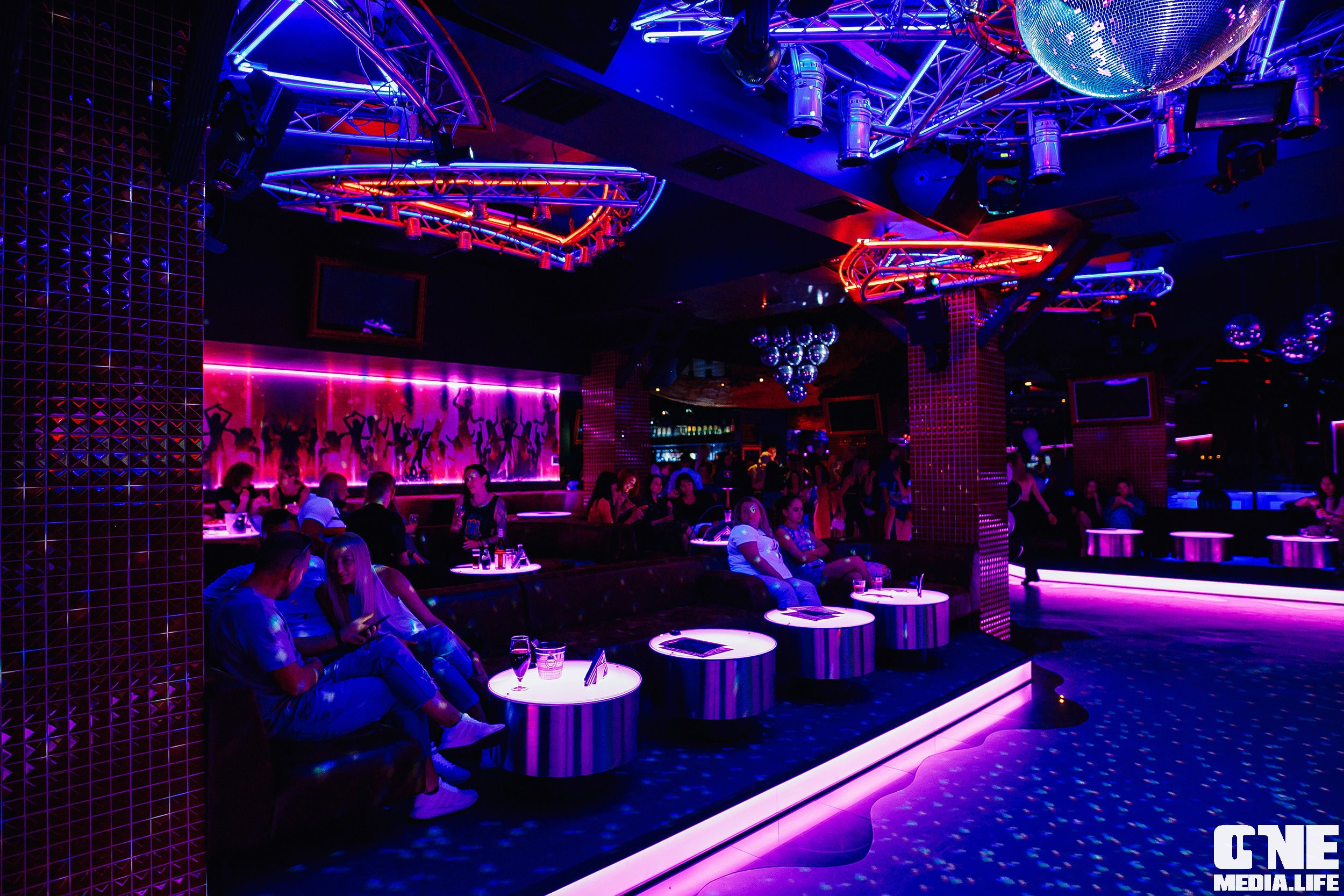 Фотоотчет с концерта Лигалайза в ночном клубе Планета. One Media Life: фоторепортажи, фотоотчеты с мероприятий и заведений