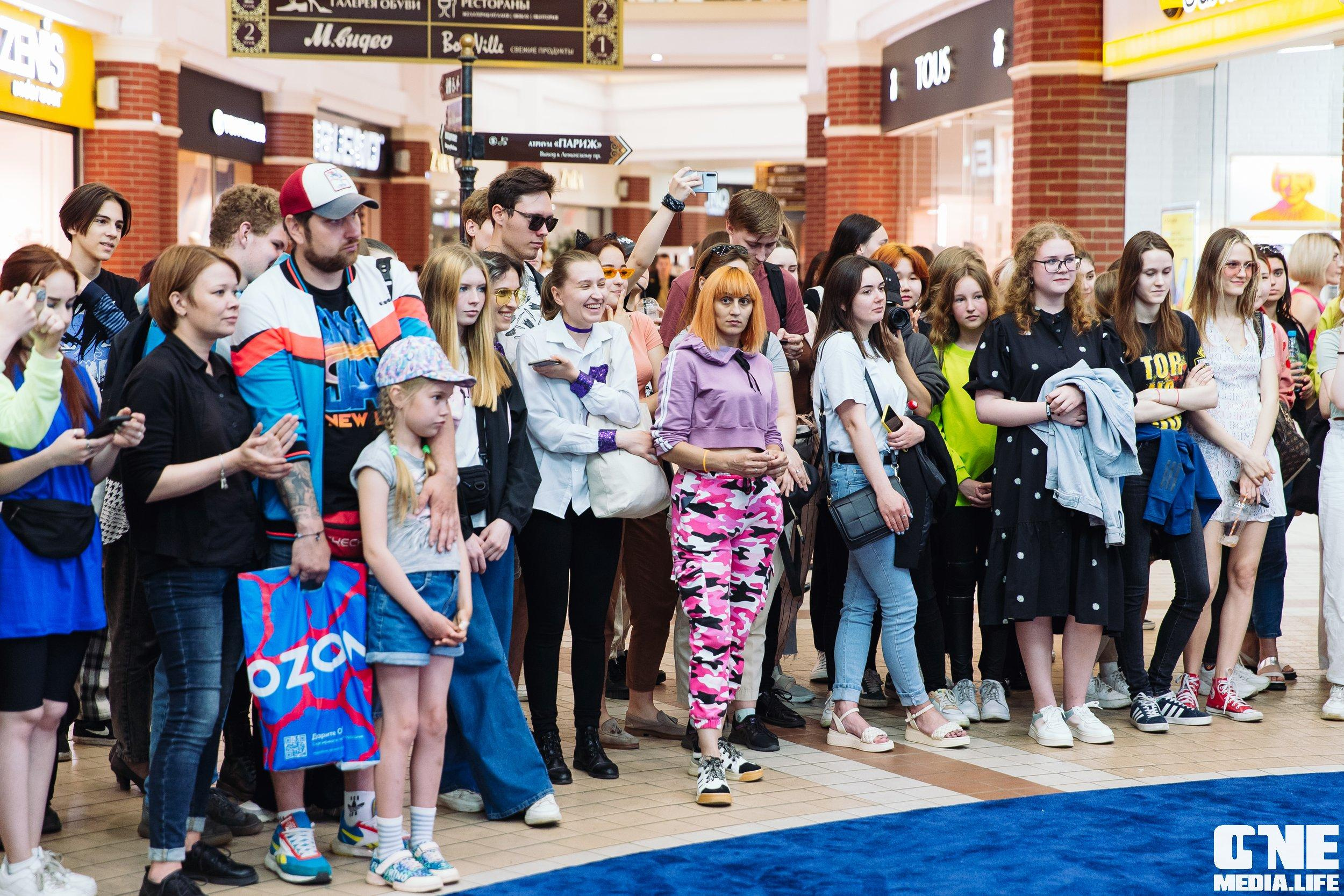 Фотоотчет с «Твой настоящий выпускной» в ТРЦ Европа. One Media Life: фоторепортажи, фотоотчеты с мероприятий и заведений