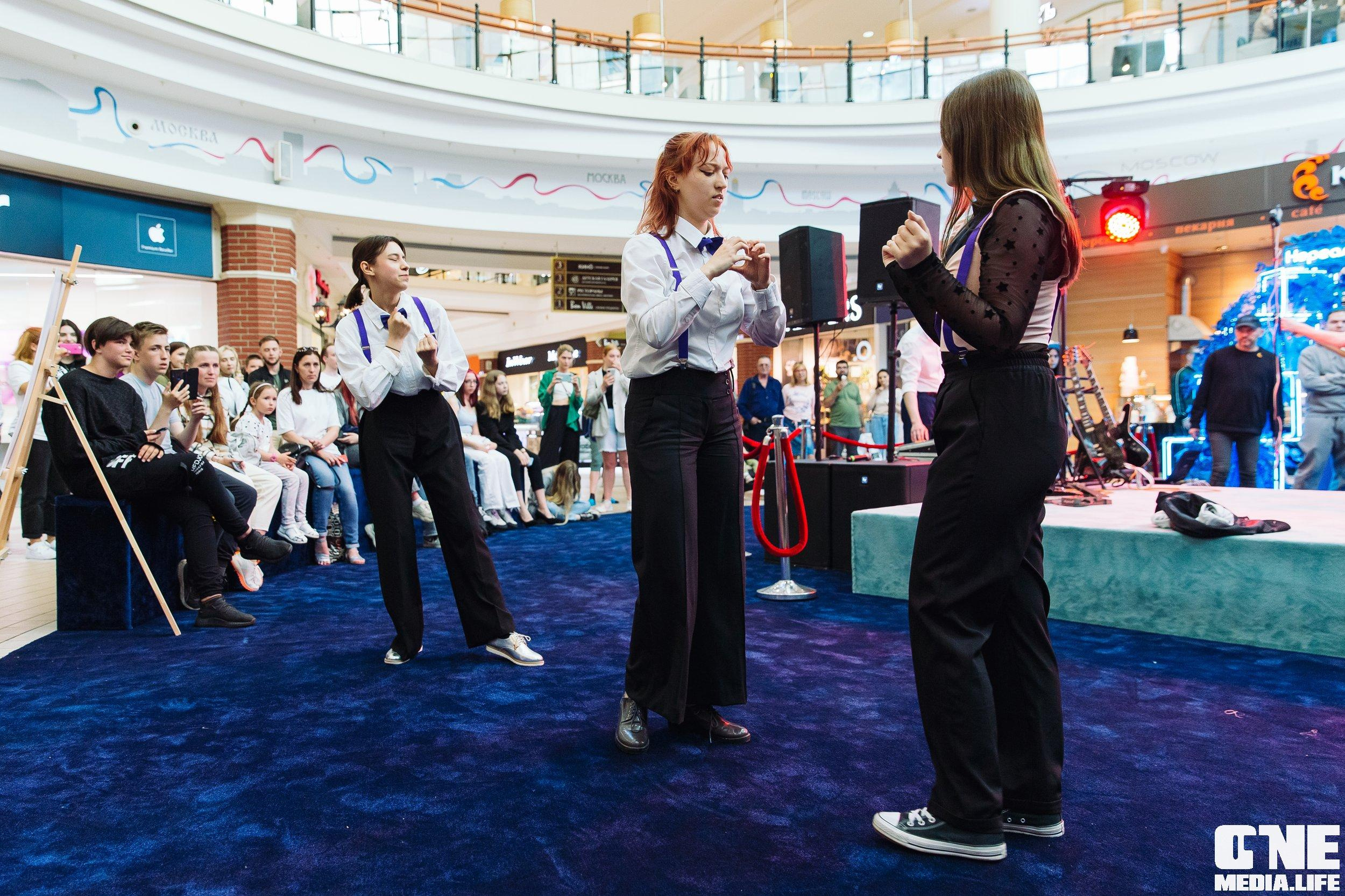 Фотоотчет с «Твой настоящий выпускной» в ТРЦ Европа. One Media Life: фоторепортажи, фотоотчеты с мероприятий и заведений
