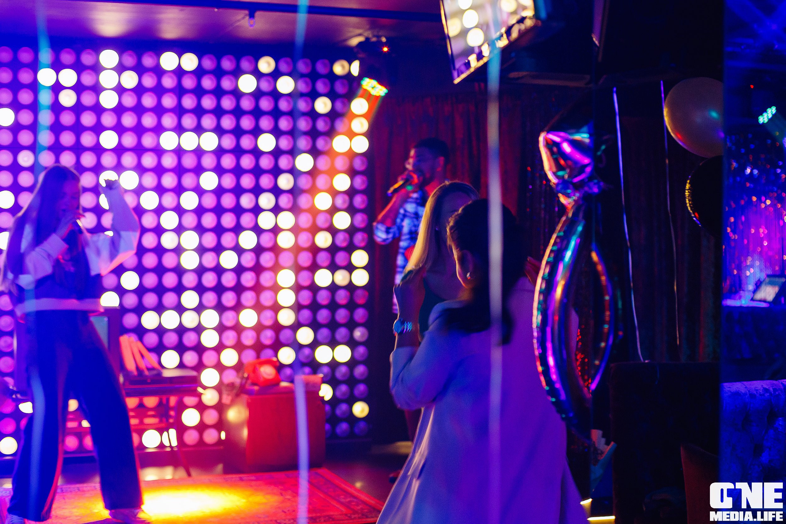 Фоторепортаж из караоке клуба Эйфория. One Media Life: фоторепортажи, фотоотчеты с мероприятий и заведений