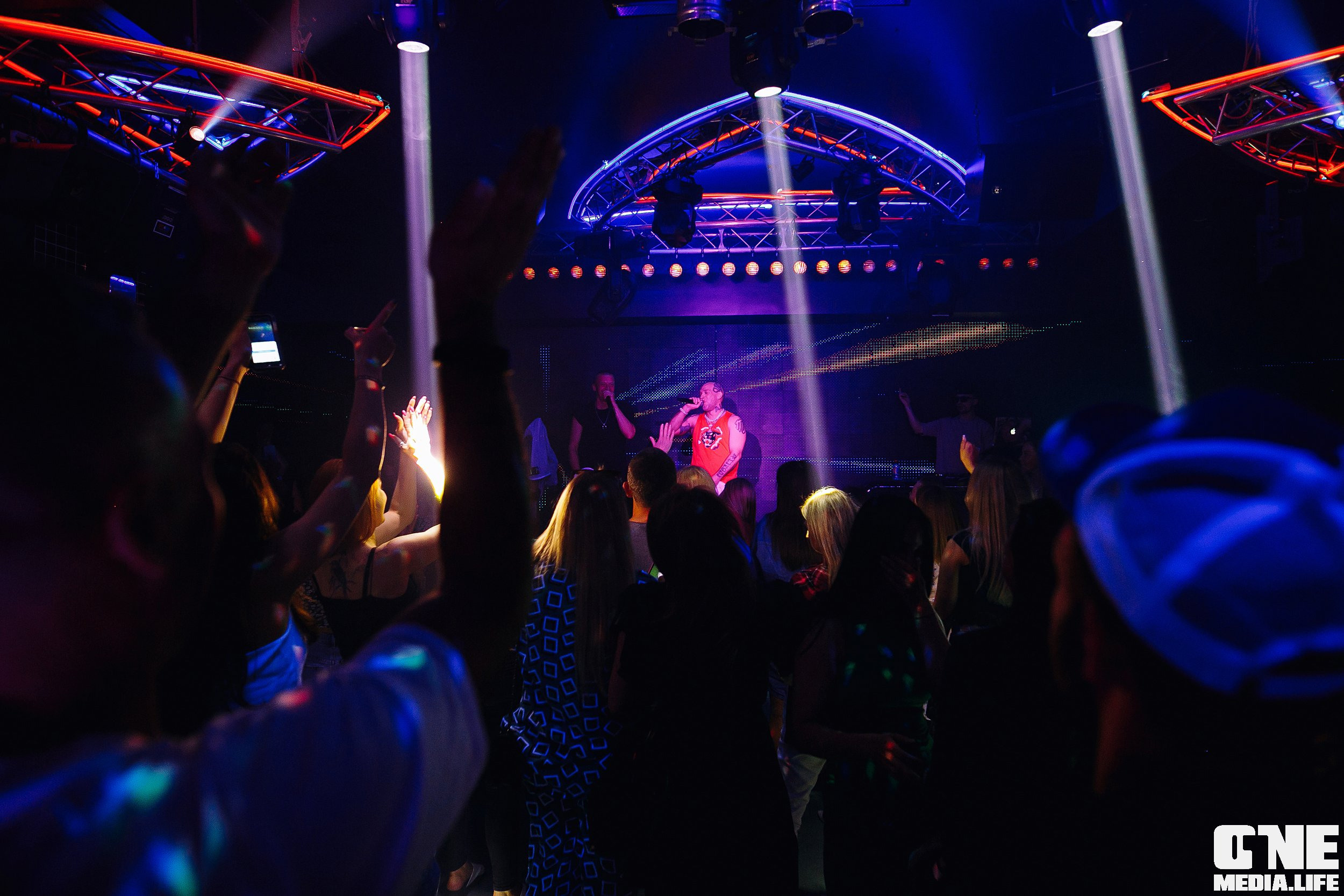 Фотоотчет с концерта Лигалайза в ночном клубе Планета. One Media Life: фоторепортажи, фотоотчеты с мероприятий и заведений
