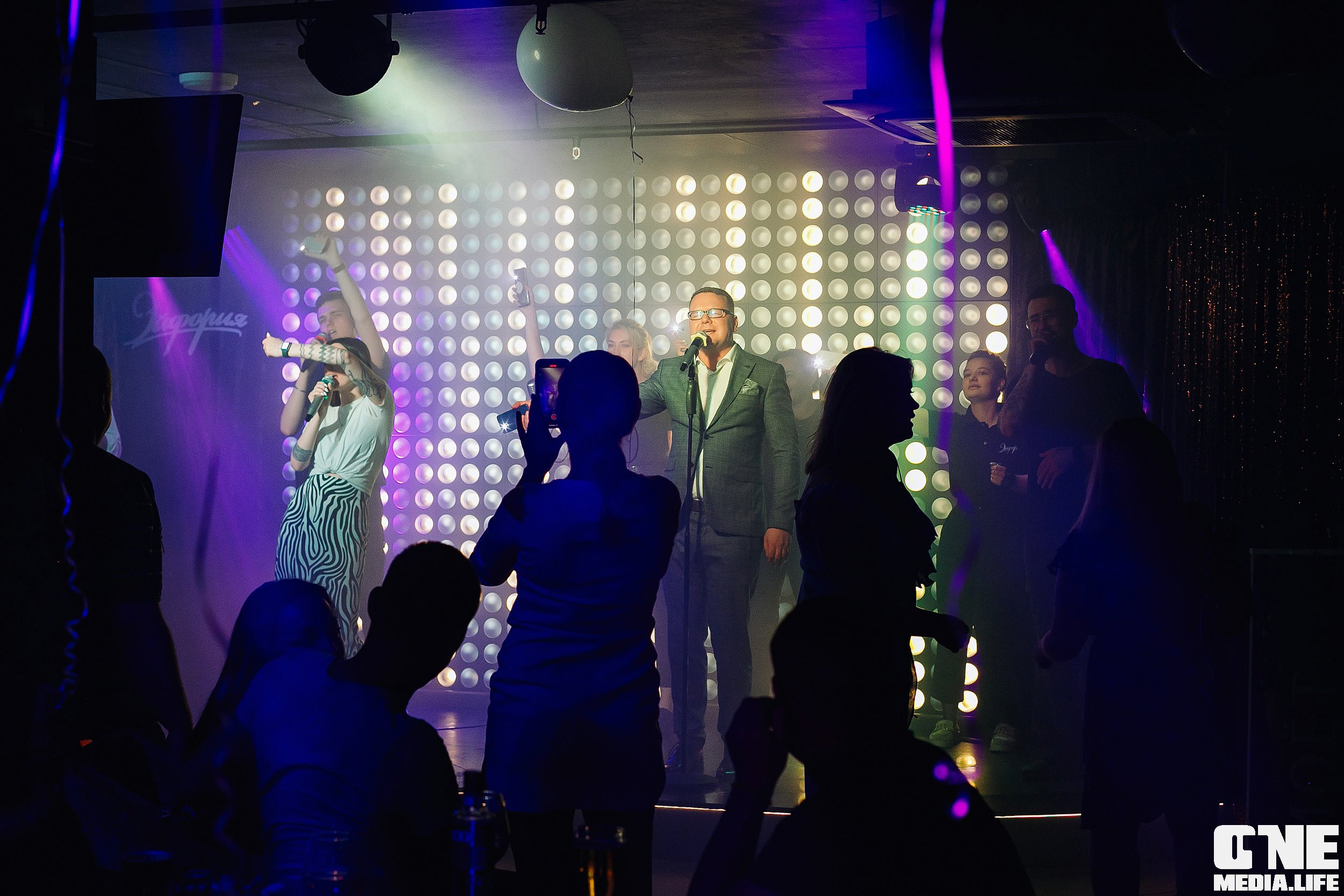 Фоторепортаж из караоке клуба Эйфория. One Media Life: фоторепортажи, фотоотчеты с мероприятий и заведений