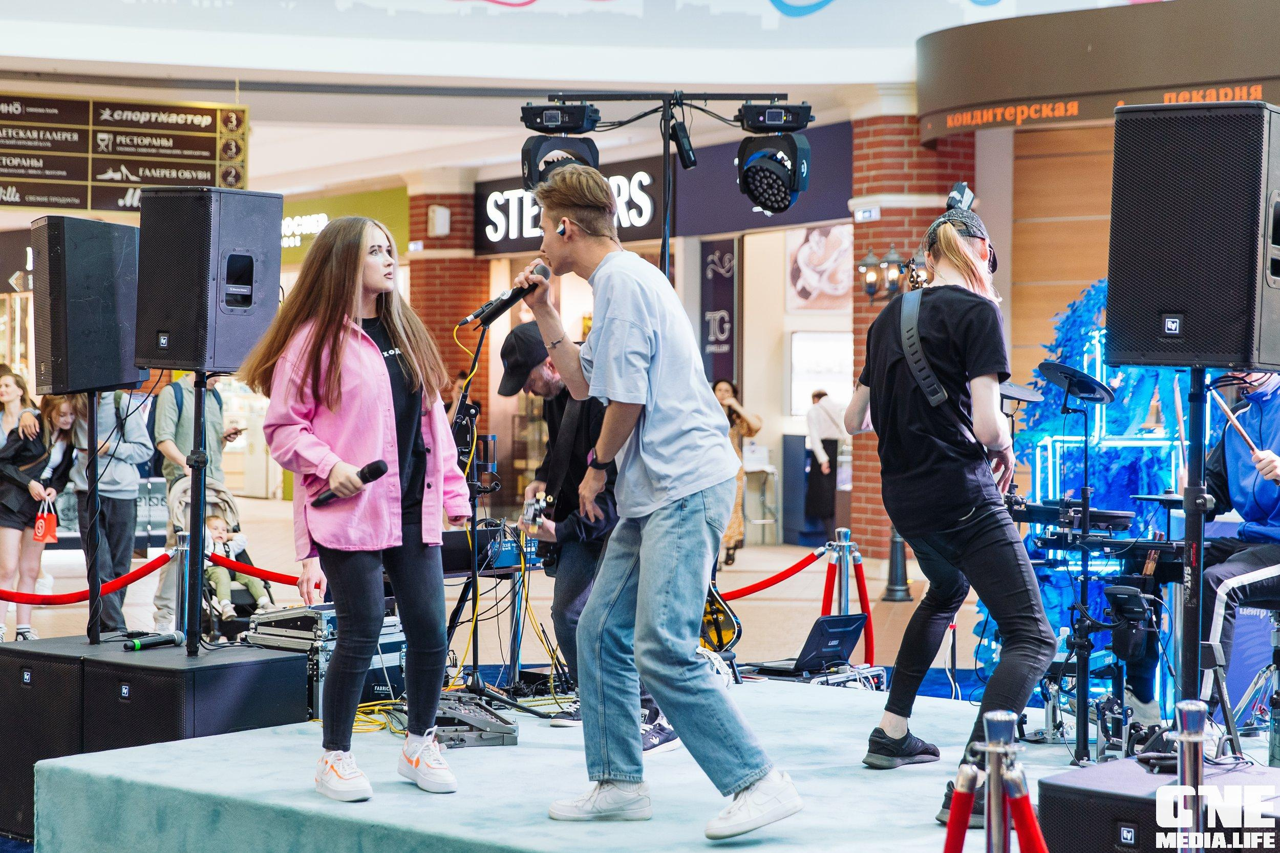Фотоотчет с «Твой настоящий выпускной» в ТРЦ Европа. One Media Life: фоторепортажи, фотоотчеты с мероприятий и заведений