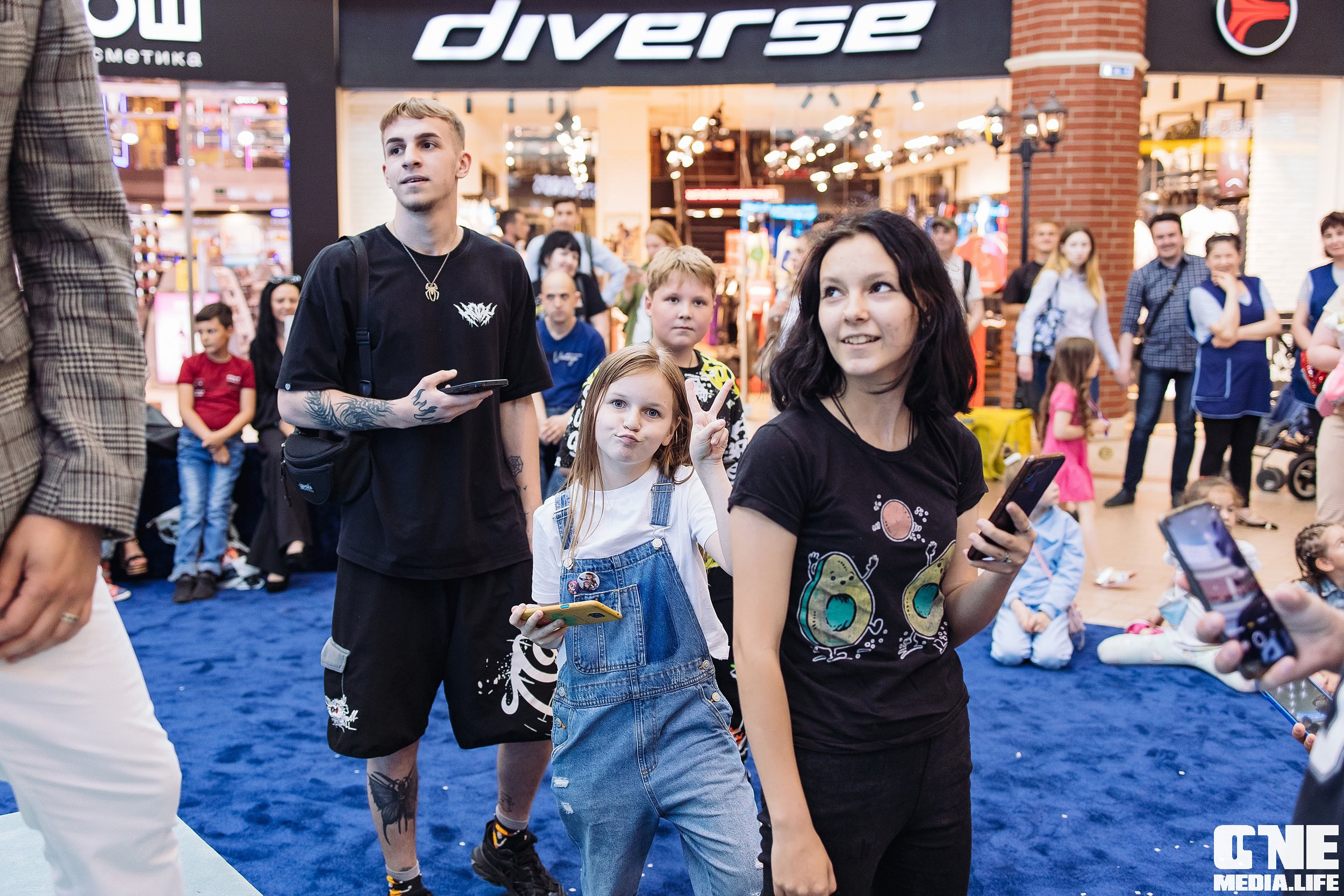 Автограф-сессия с Митей Фоминым. One Media Life: фоторепортажи, фотоотчеты с мероприятий и заведений