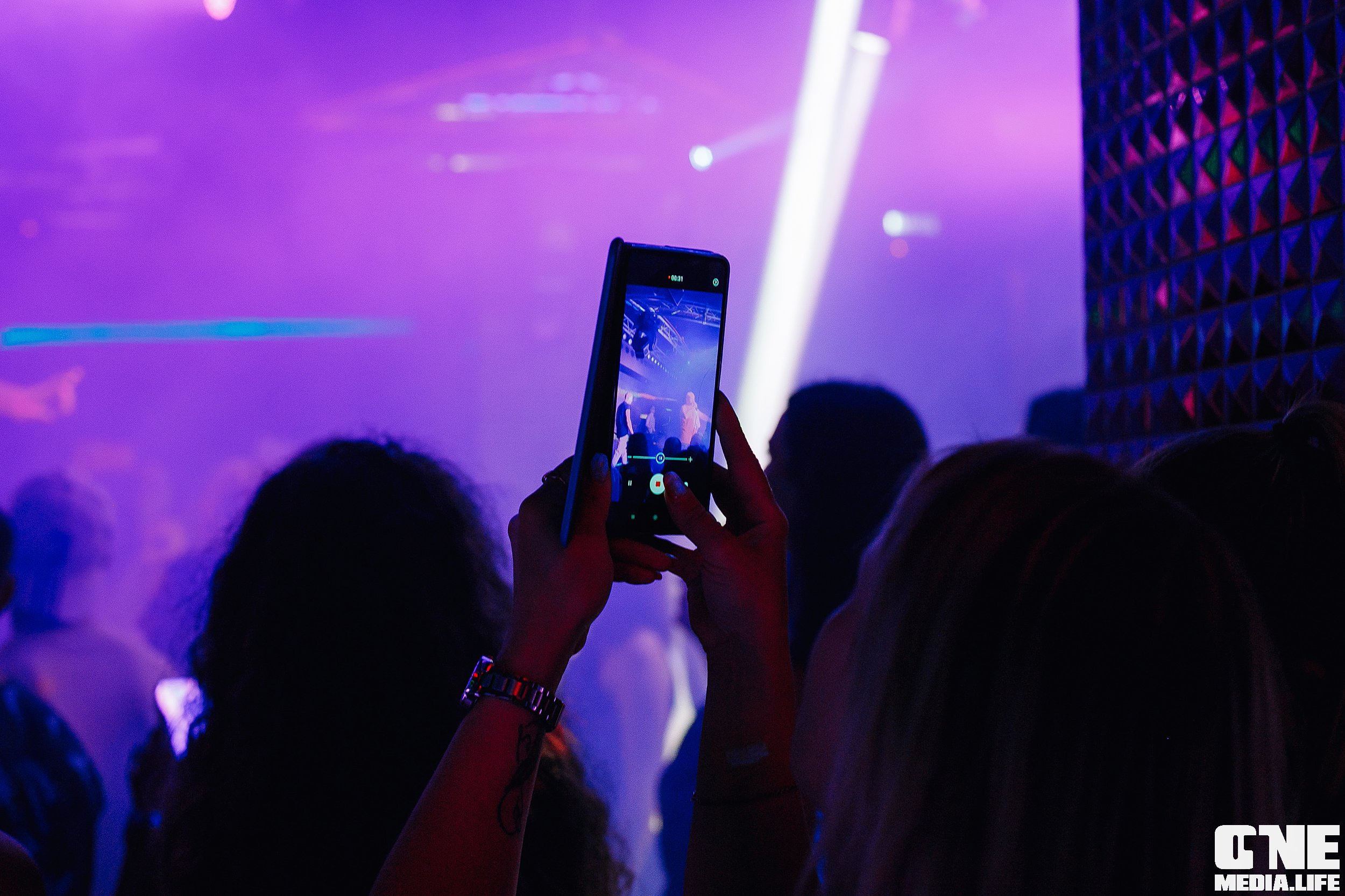 Фотоотчет с концерта Лигалайза в ночном клубе Планета. One Media Life: фоторепортажи, фотоотчеты с мероприятий и заведений