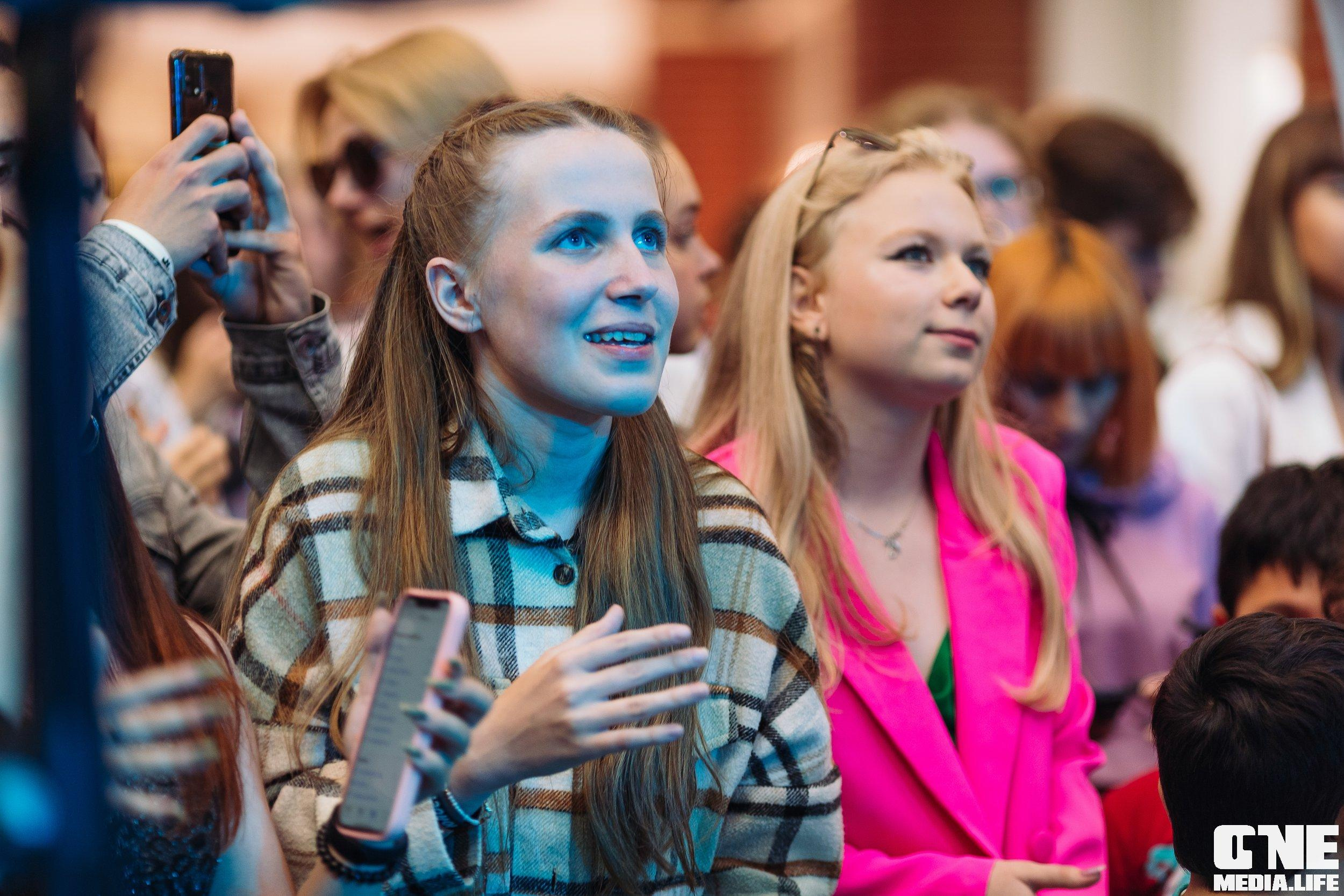 Фотоотчет с «Твой настоящий выпускной» в ТРЦ Европа. One Media Life: фоторепортажи, фотоотчеты с мероприятий и заведений