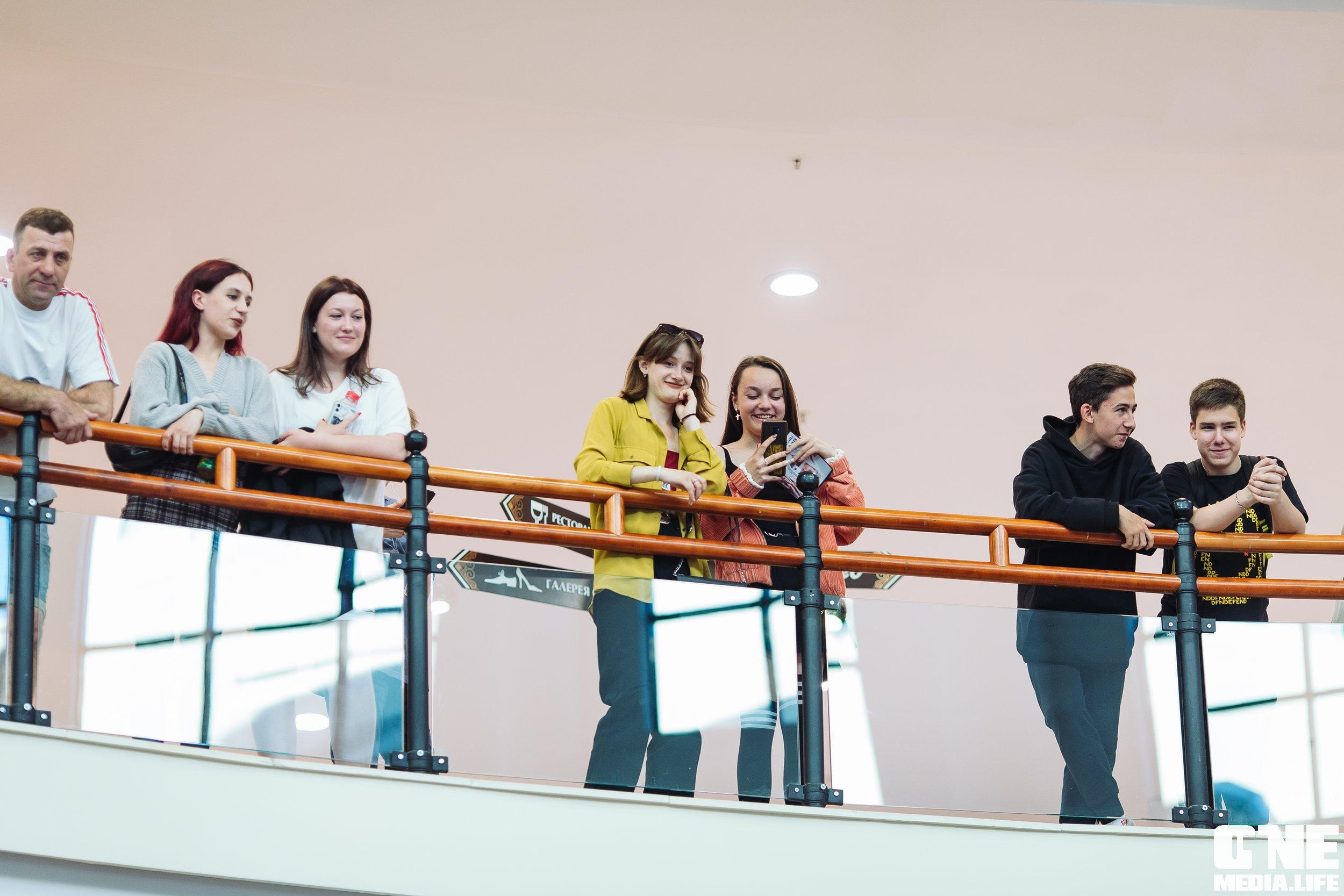 Фотоотчет с «Твой настоящий выпускной» в ТРЦ Европа. One Media Life: фоторепортажи, фотоотчеты с мероприятий и заведений