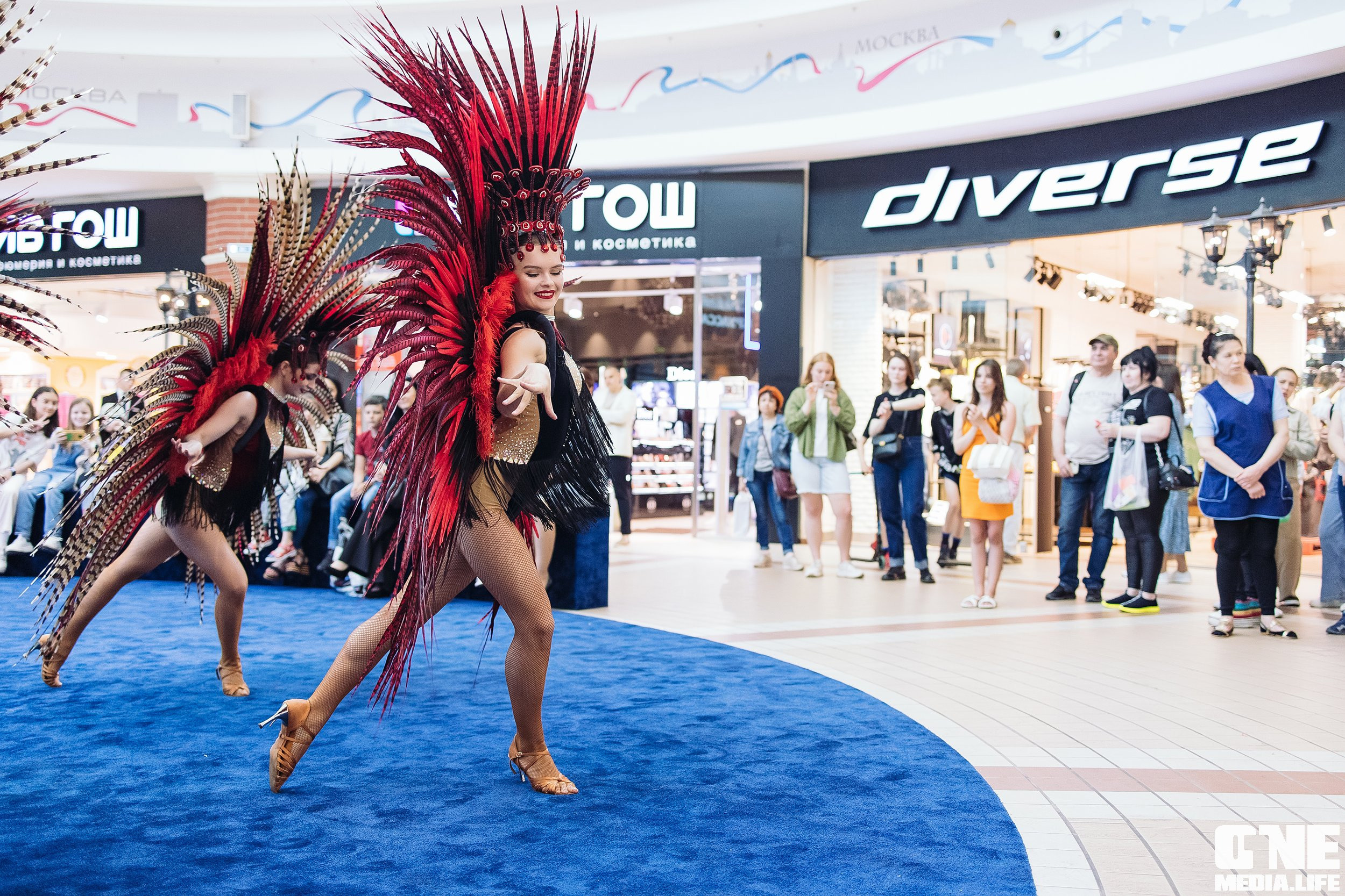 Автограф-сессия с Митей Фоминым. One Media Life: фоторепортажи, фотоотчеты с мероприятий и заведений