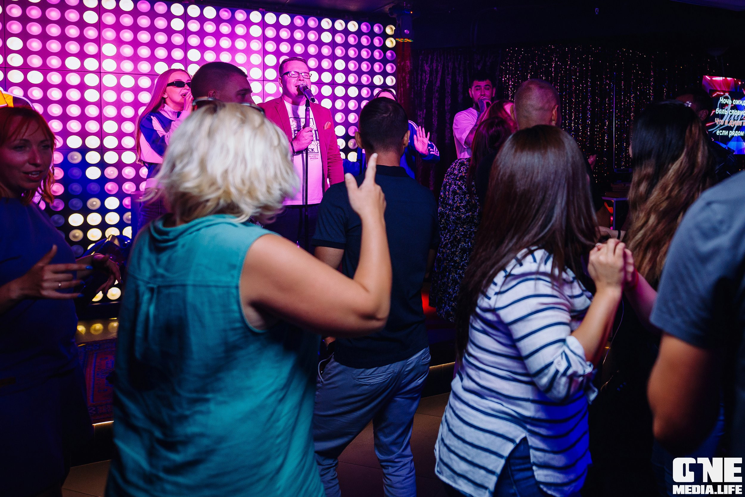 Фотоотчет из караоке-клуба Эйфория. One Media Life: фоторепортажи, фотоотчеты с мероприятий и заведений