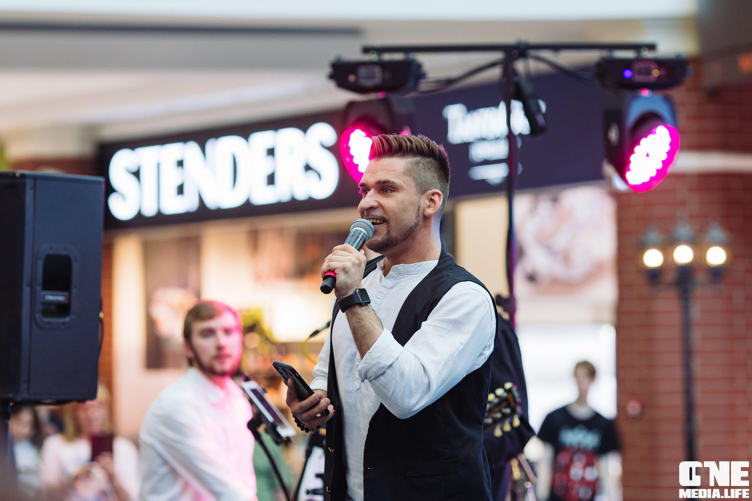 Фотоотчет с «Твой настоящий выпускной» в ТРЦ Европа. One Media Life: фоторепортажи, фотоотчеты с мероприятий и заведений