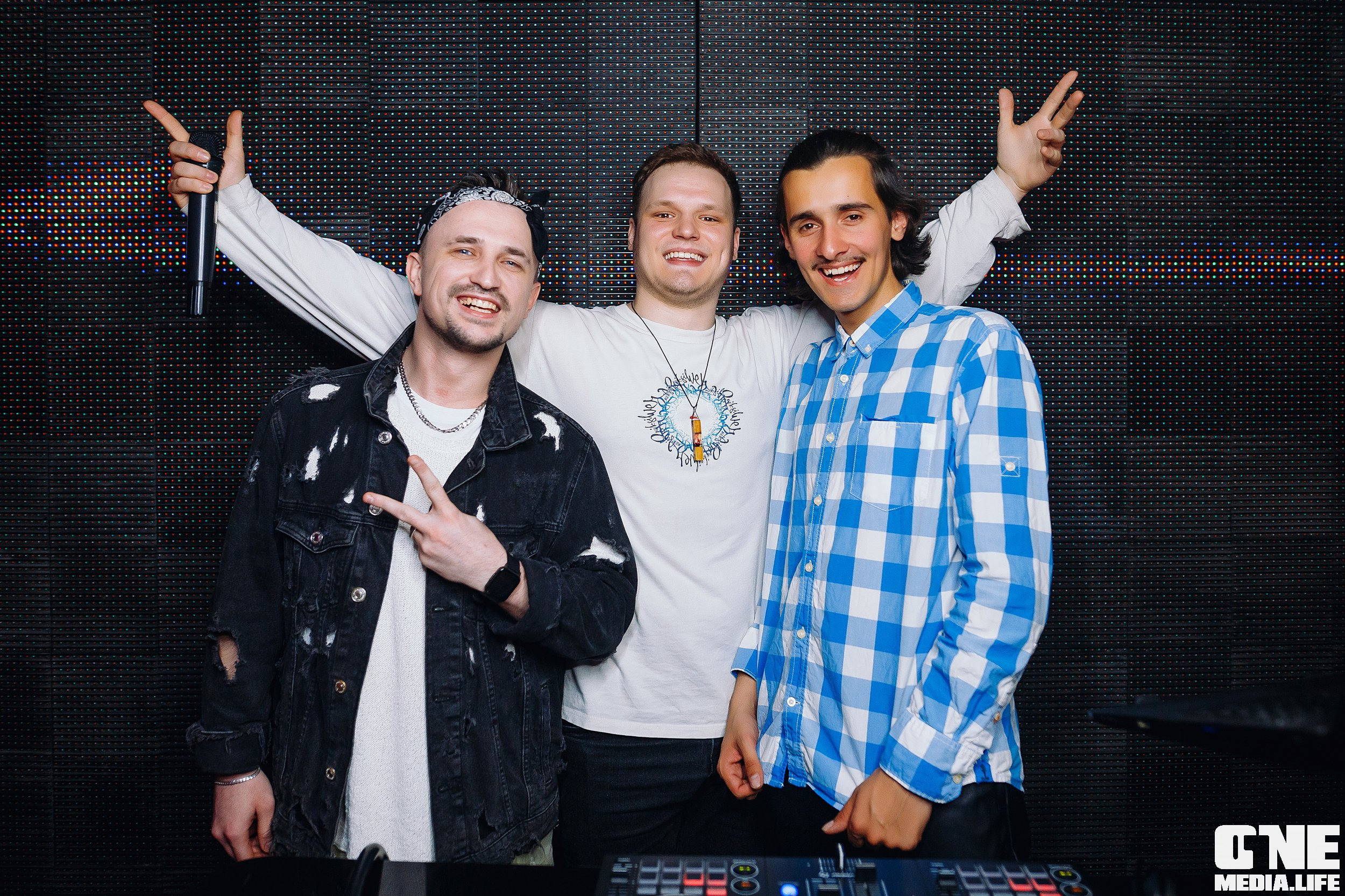 Фототчет из ночного клуба Планета. One Media Life: фоторепортажи, фотоотчеты с мероприятий и заведений