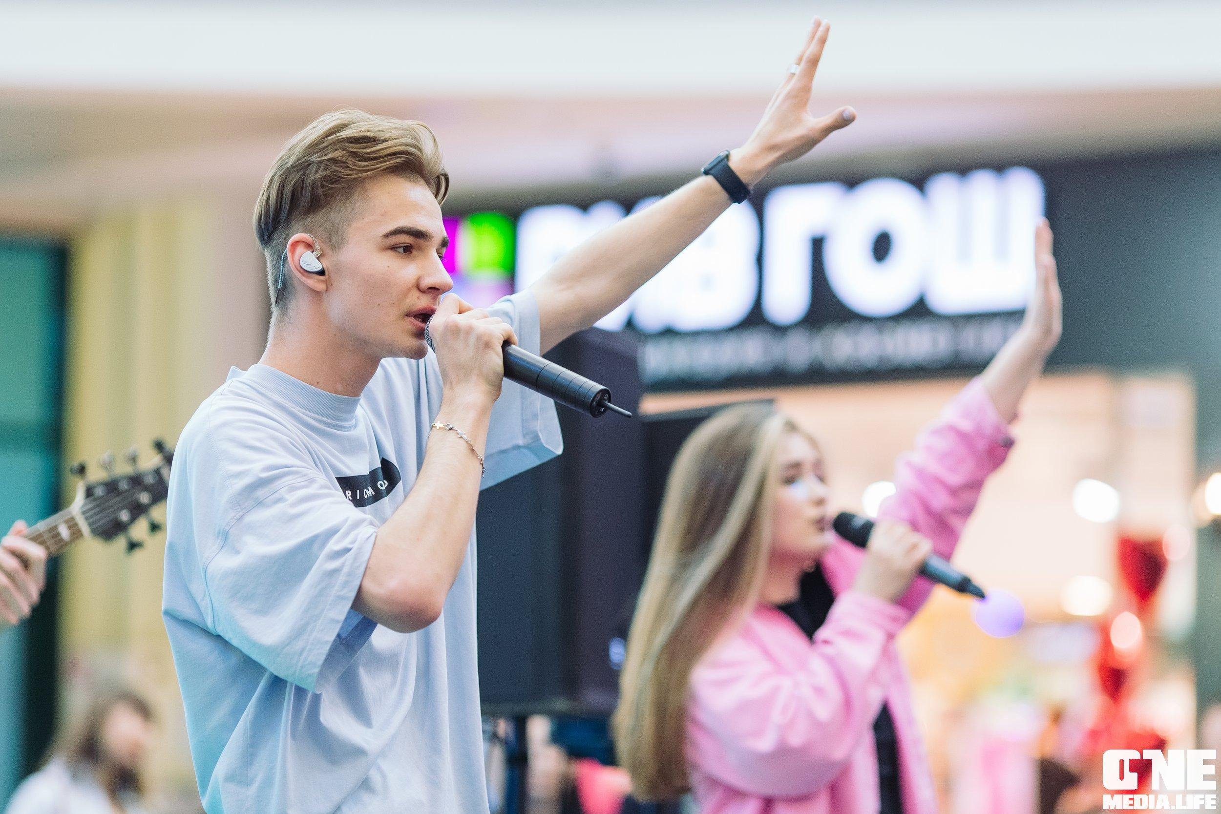 Фотоотчет с «Твой настоящий выпускной» в ТРЦ Европа. One Media Life: фоторепортажи, фотоотчеты с мероприятий и заведений